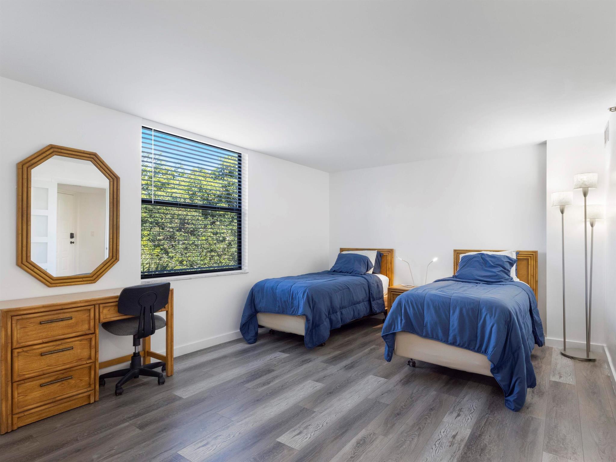 955 Egret Circle 402