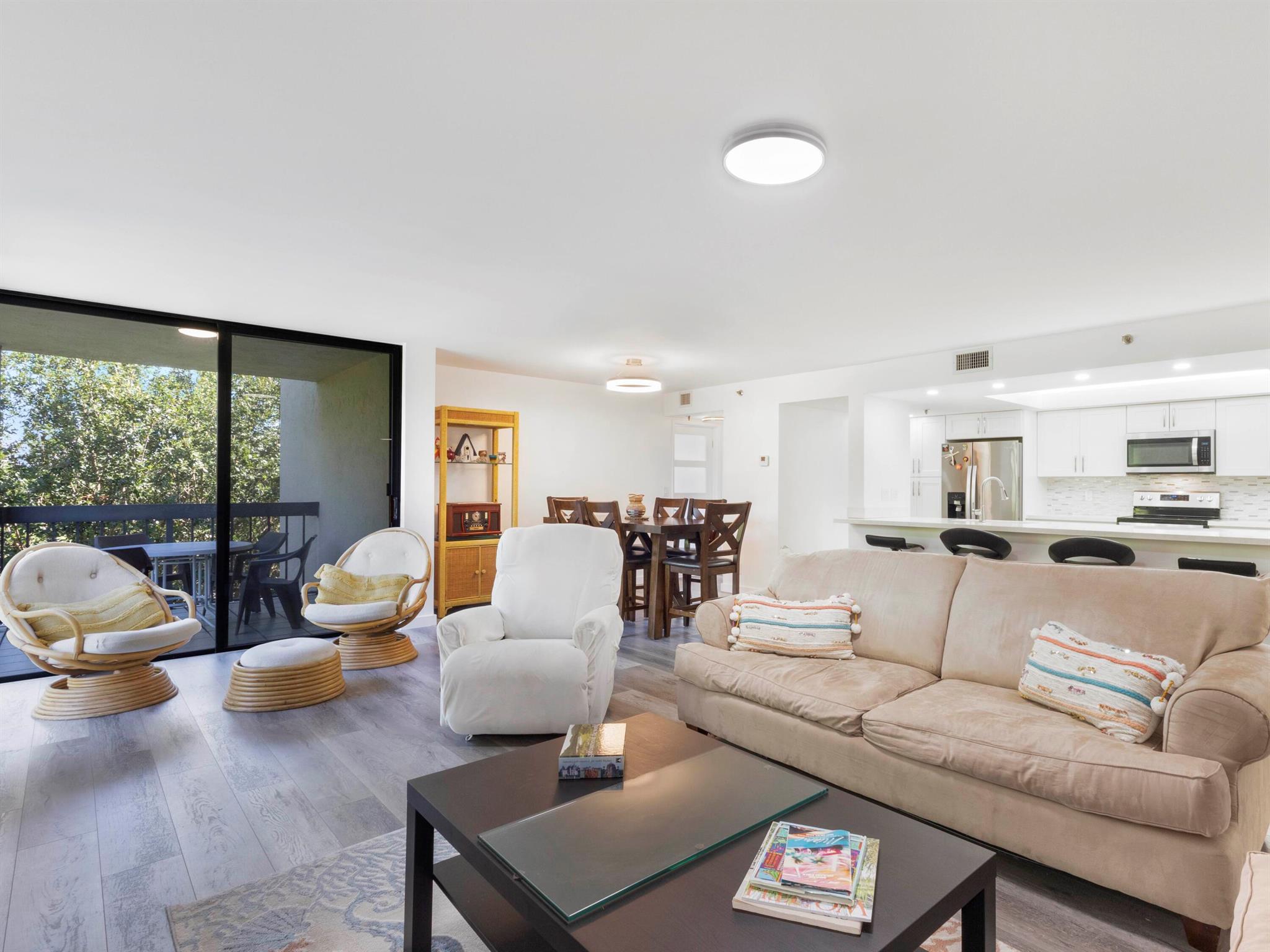 955 Egret Circle 402