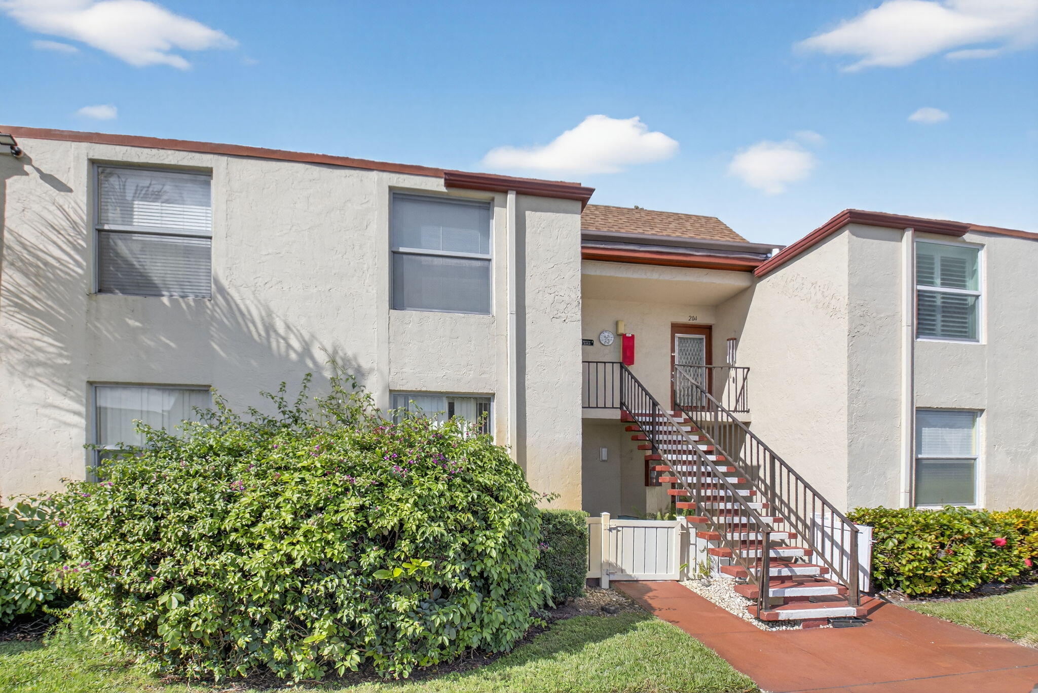 10 Willowbrook Lane 204