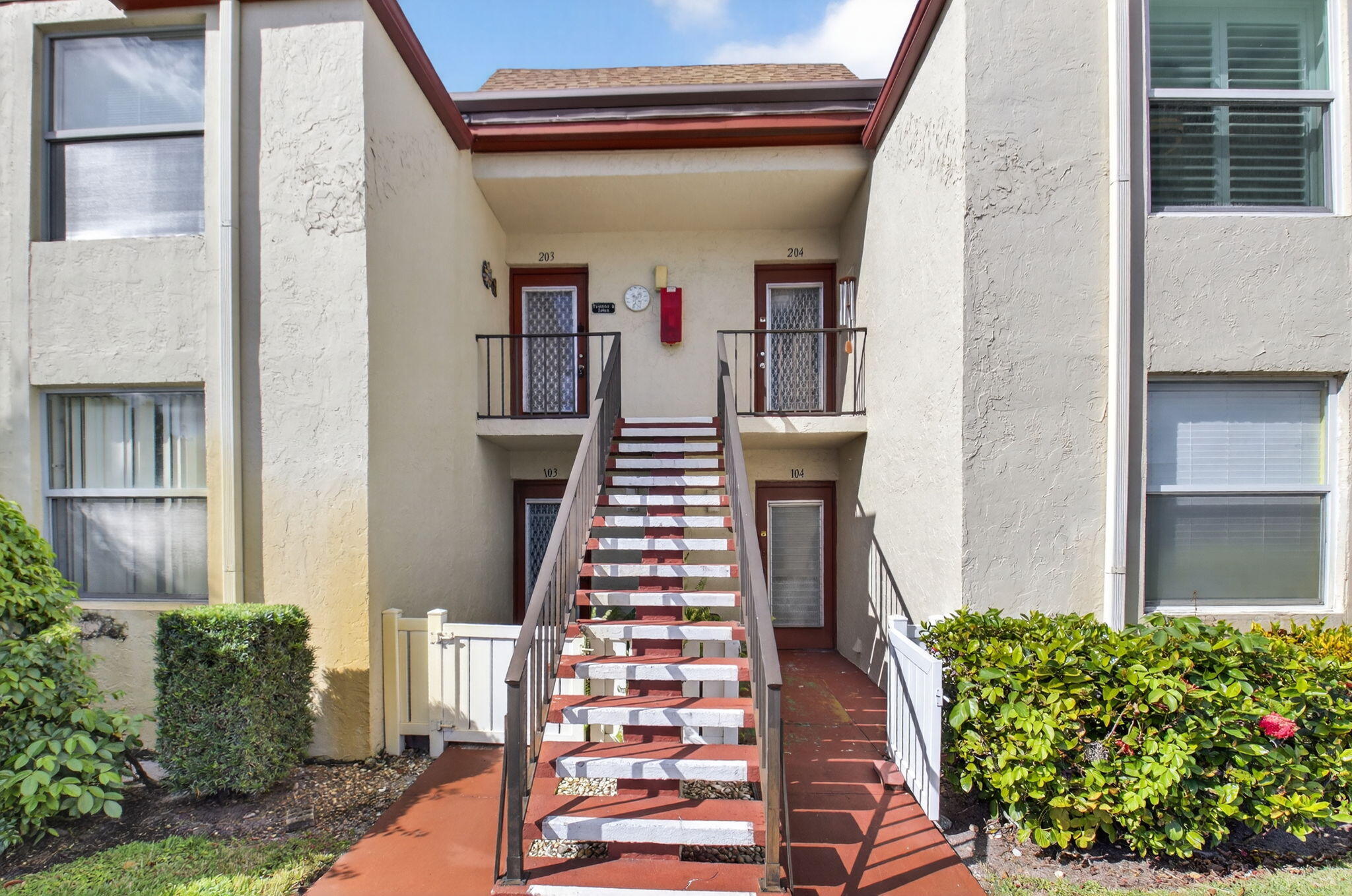 10 Willowbrook Lane 204