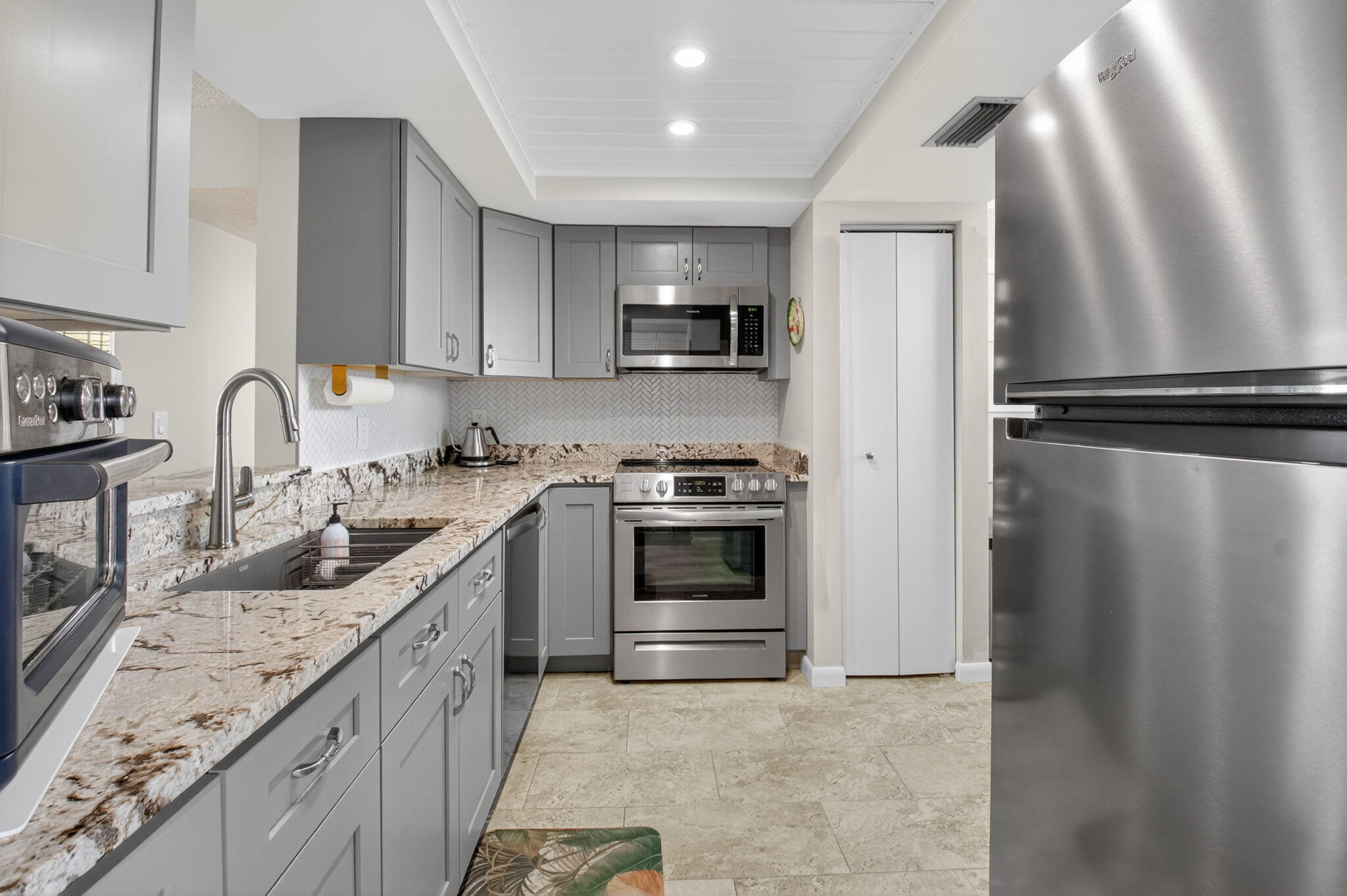 10 Willowbrook Lane 204