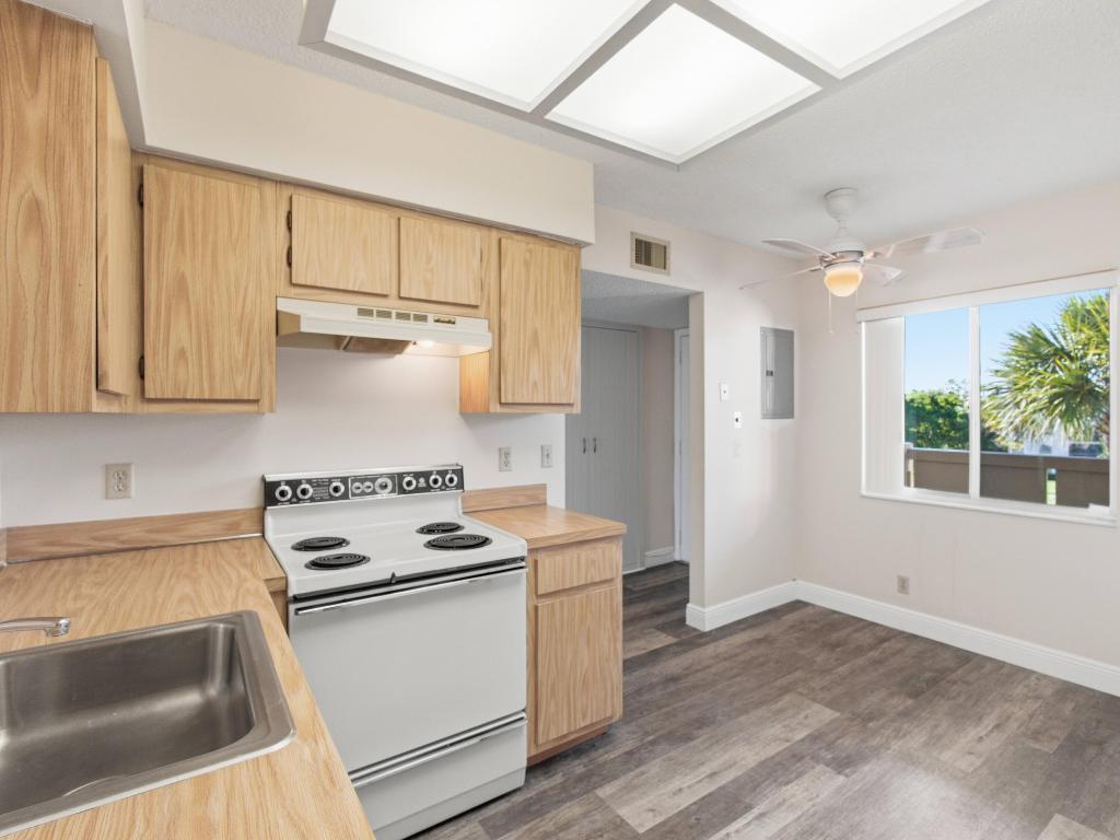 14310 Strathmore Lane 402