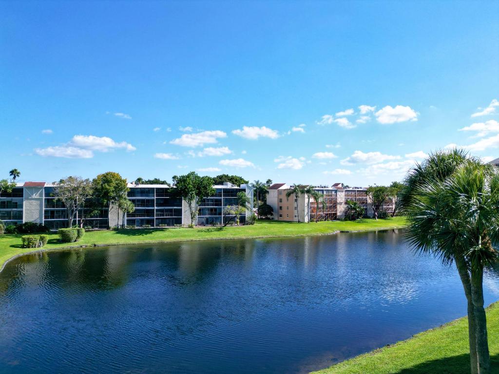 14310 Strathmore Lane 402