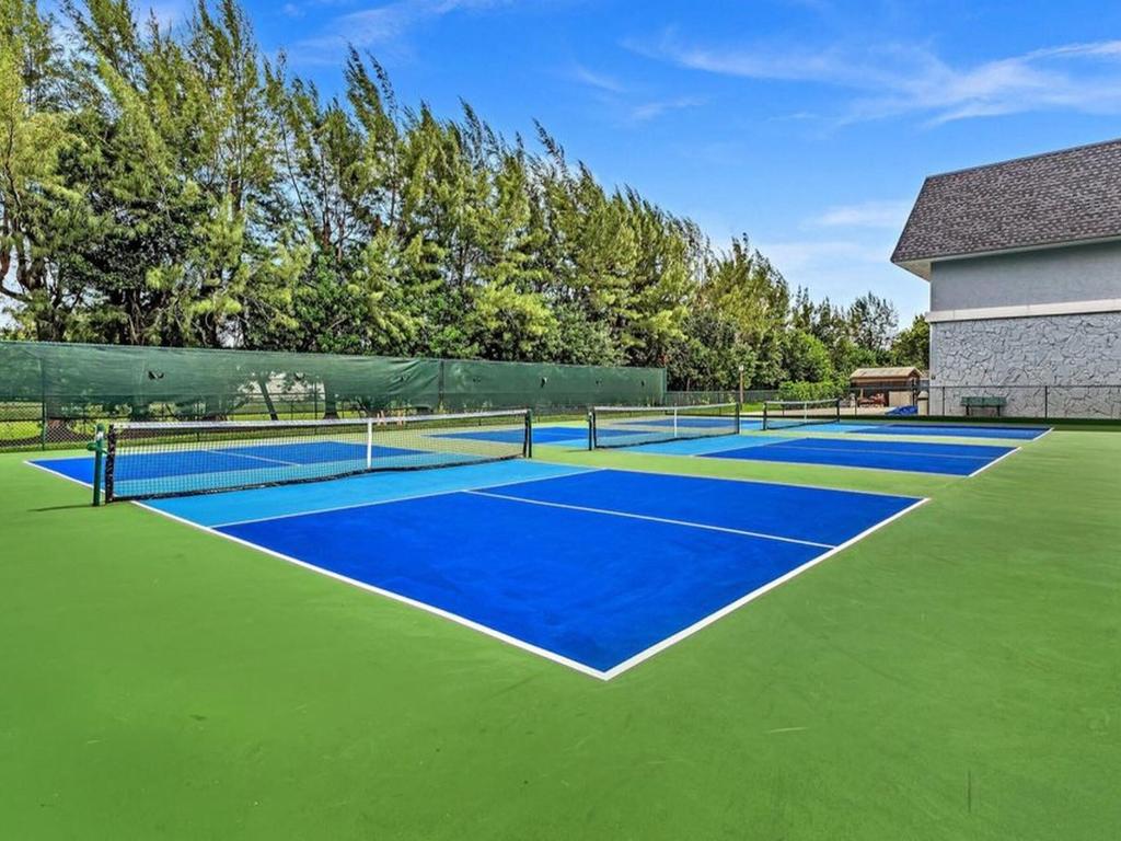 14310 Strathmore Lane 402