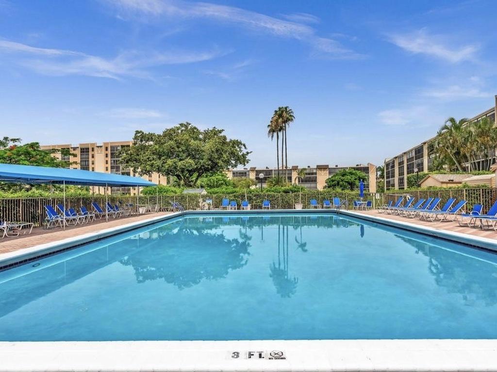 14310 Strathmore Lane 402