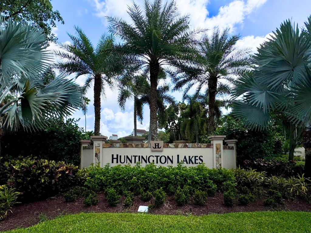 14310 Strathmore Lane 402