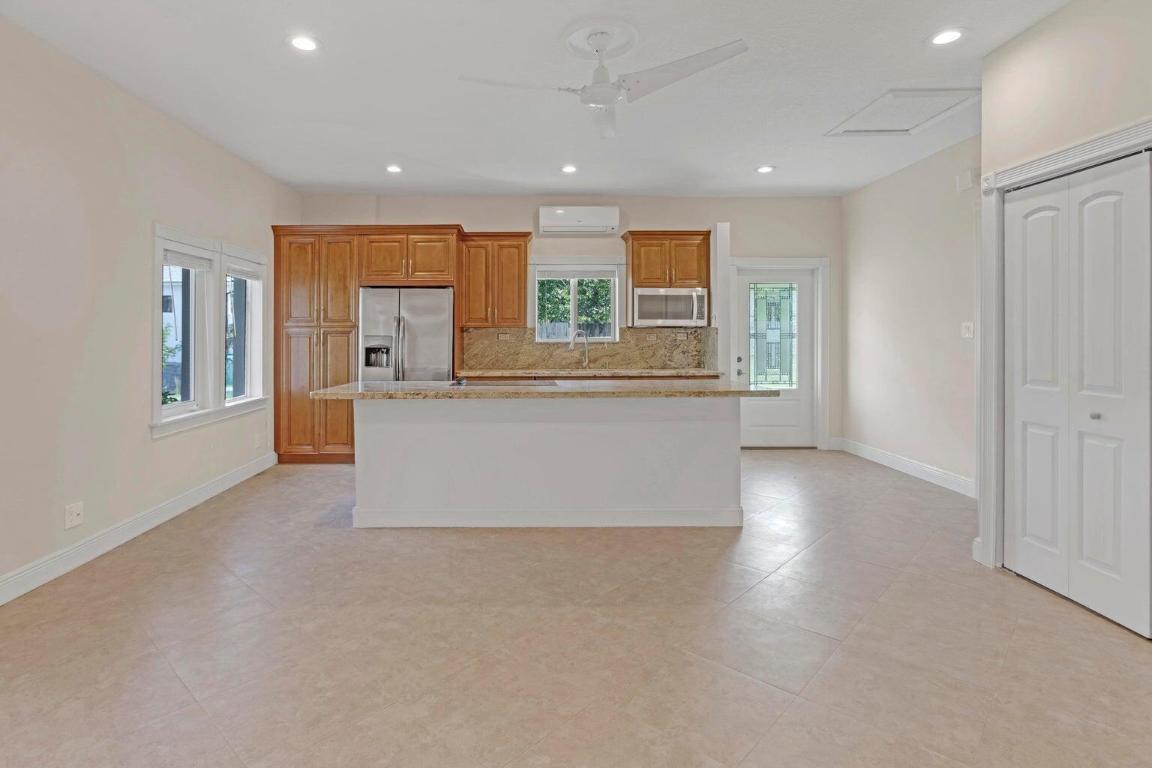 4500 SW 25th Terrace