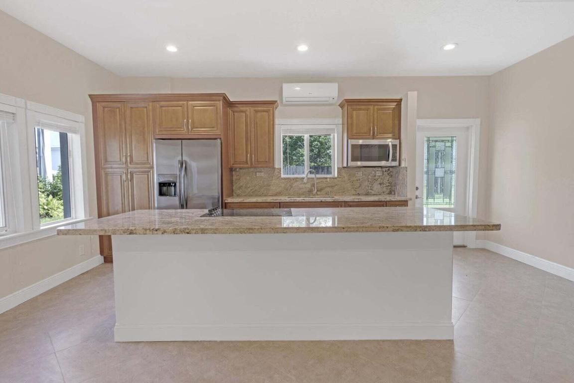 4500 SW 25th Terrace