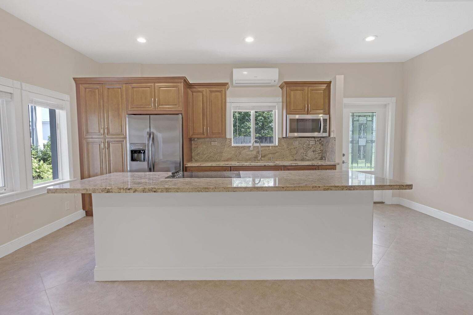 4500 SW 25th Terrace