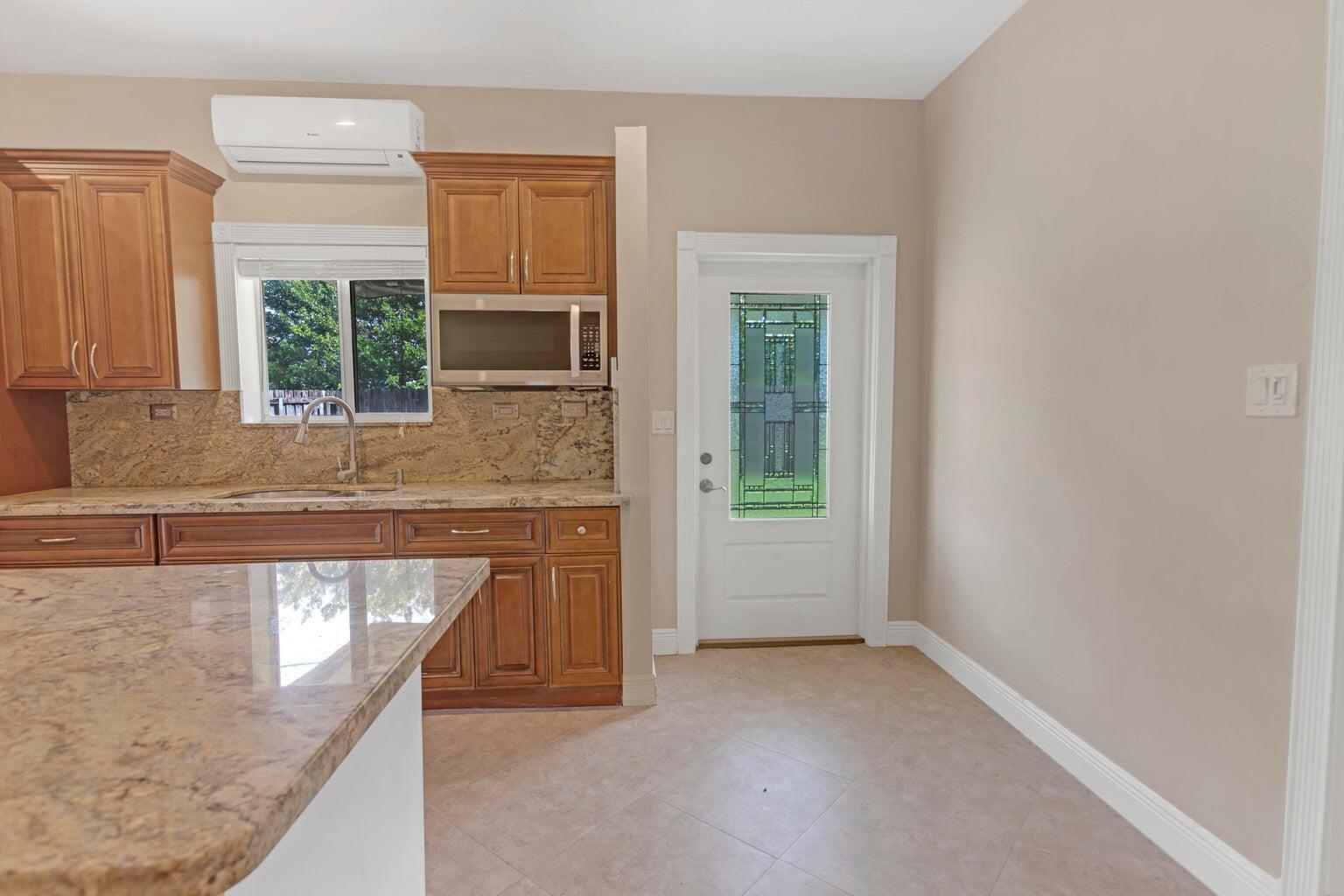 4500 SW 25th Terrace