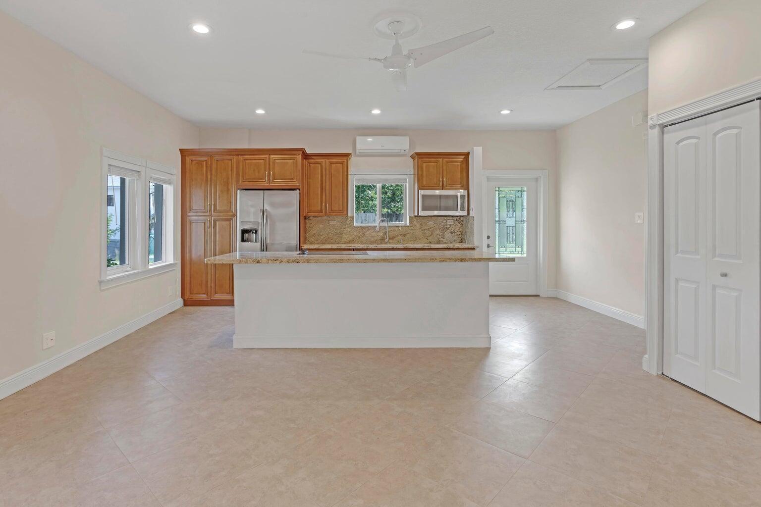 4500 SW 25th Terrace