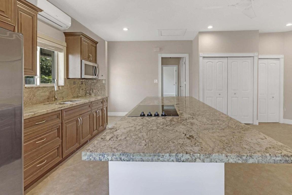 4500 SW 25th Terrace