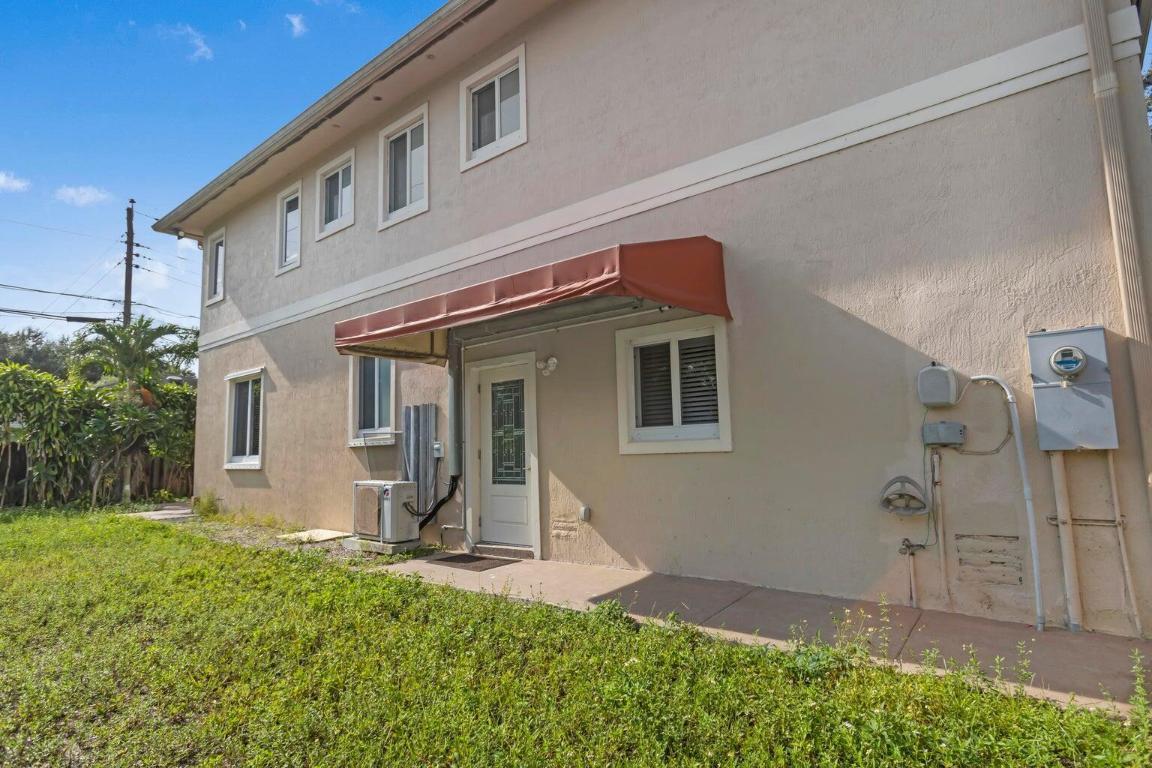 4500 SW 25th Terrace