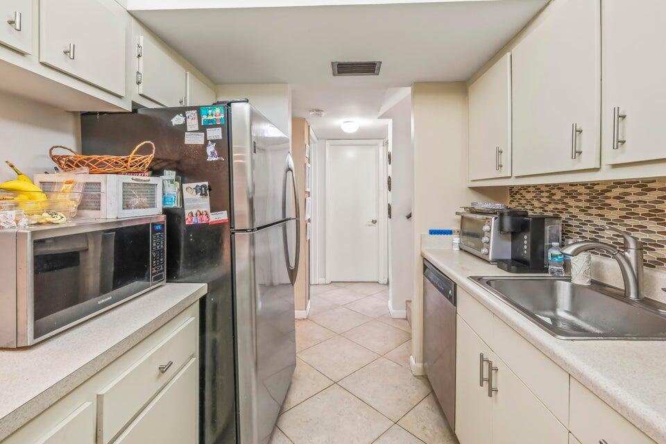 755 Dotterel Road 1105