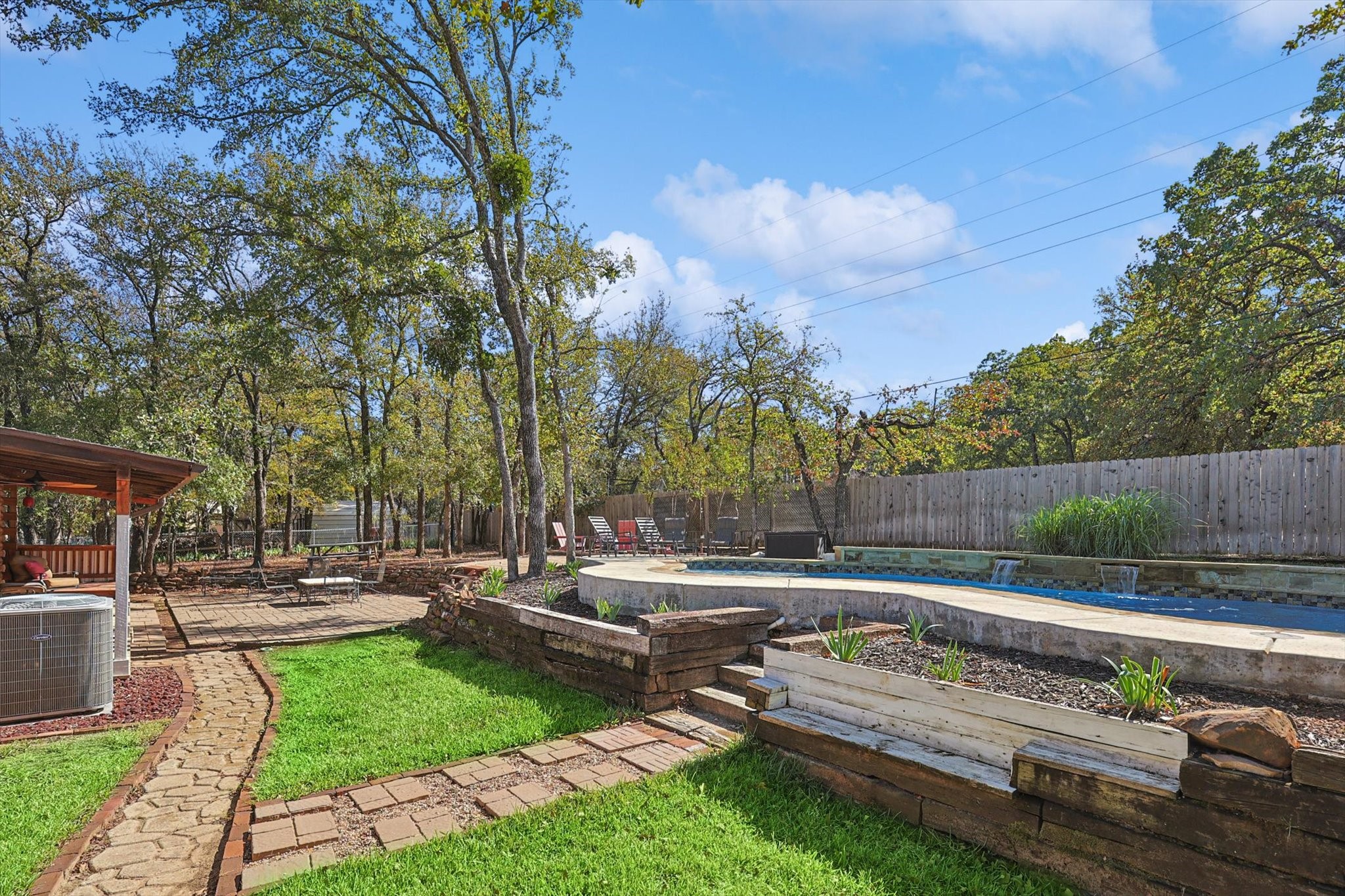912 Jarvis Lane