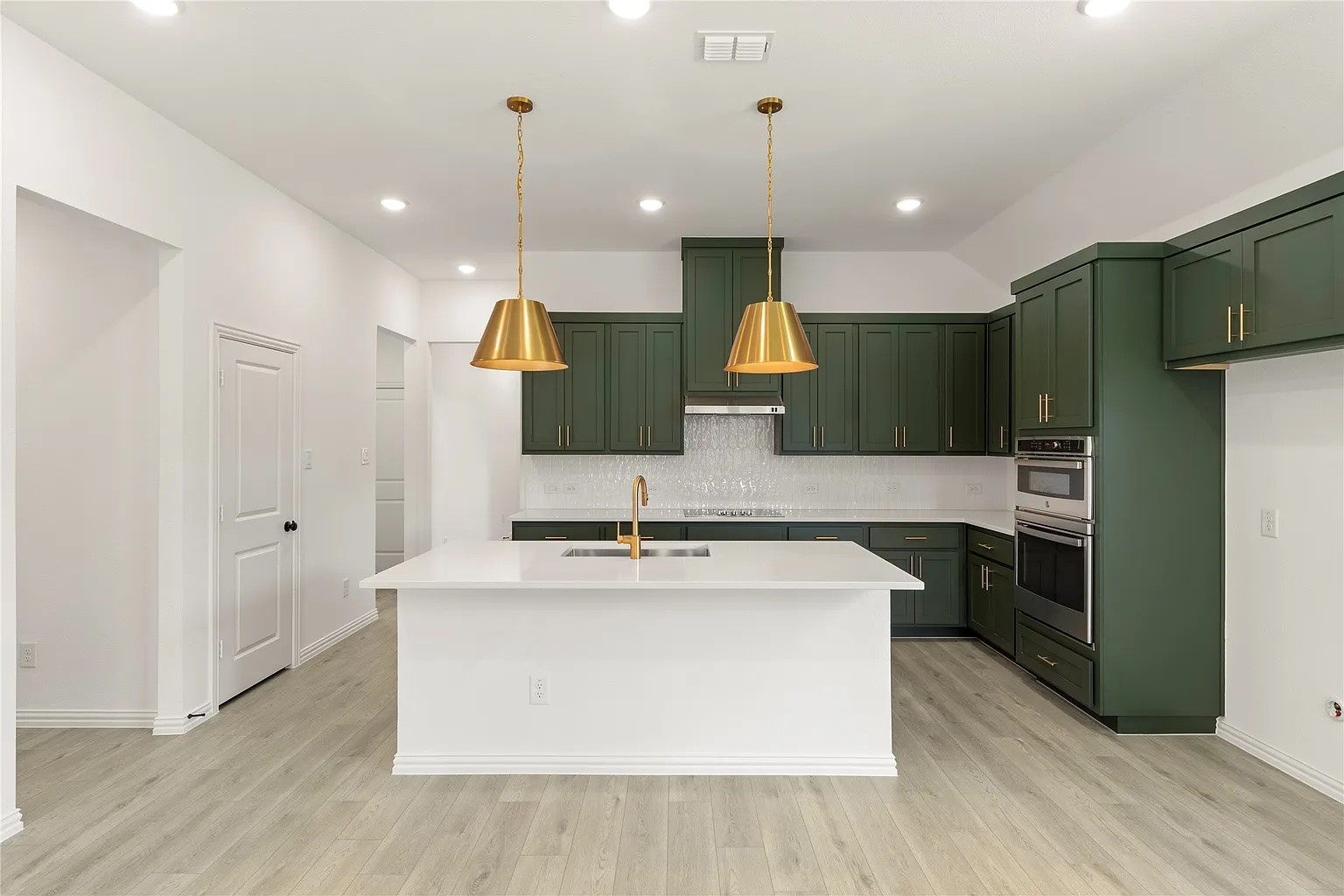 2121 Williams Road