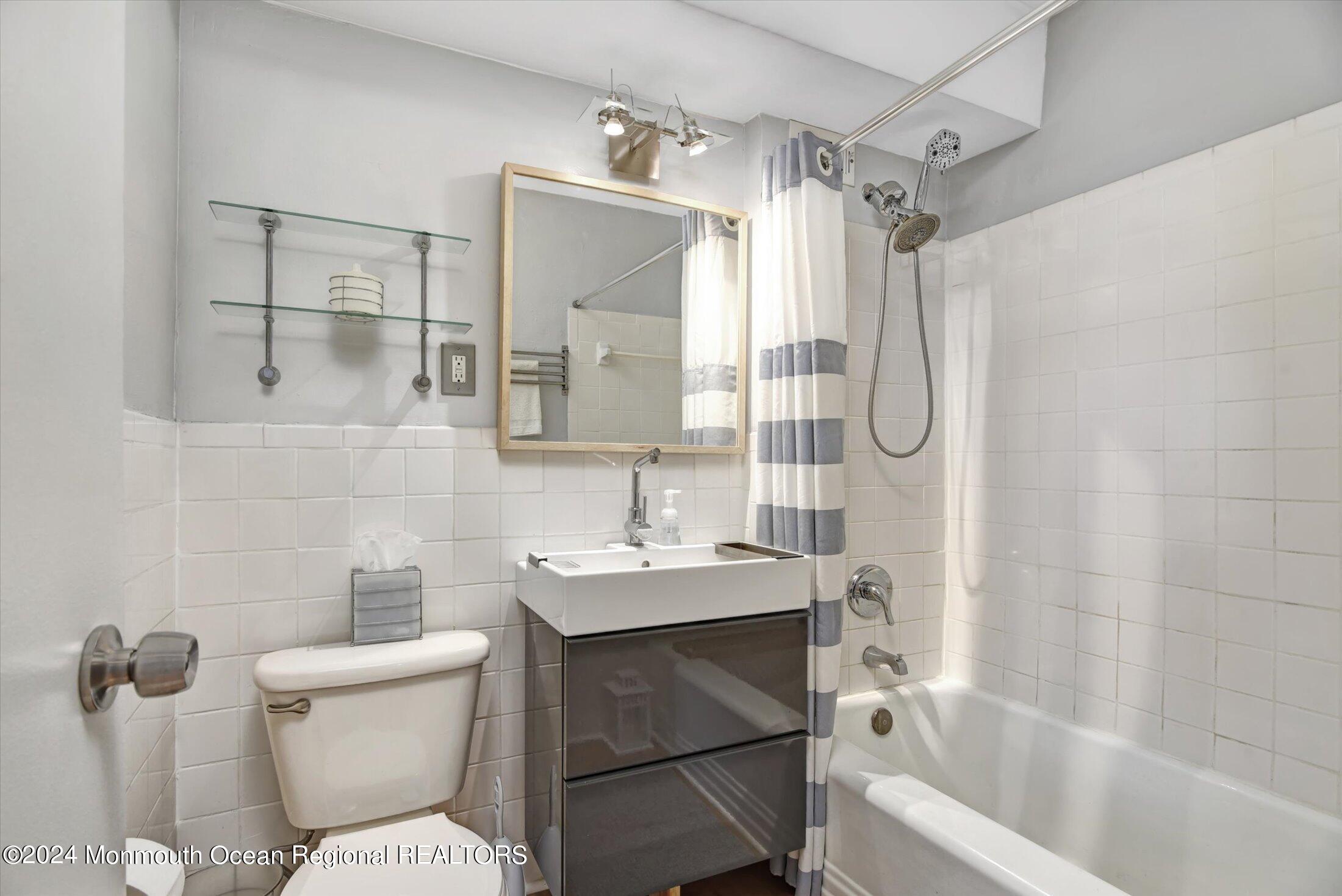 6515 E Boulevard, 9G