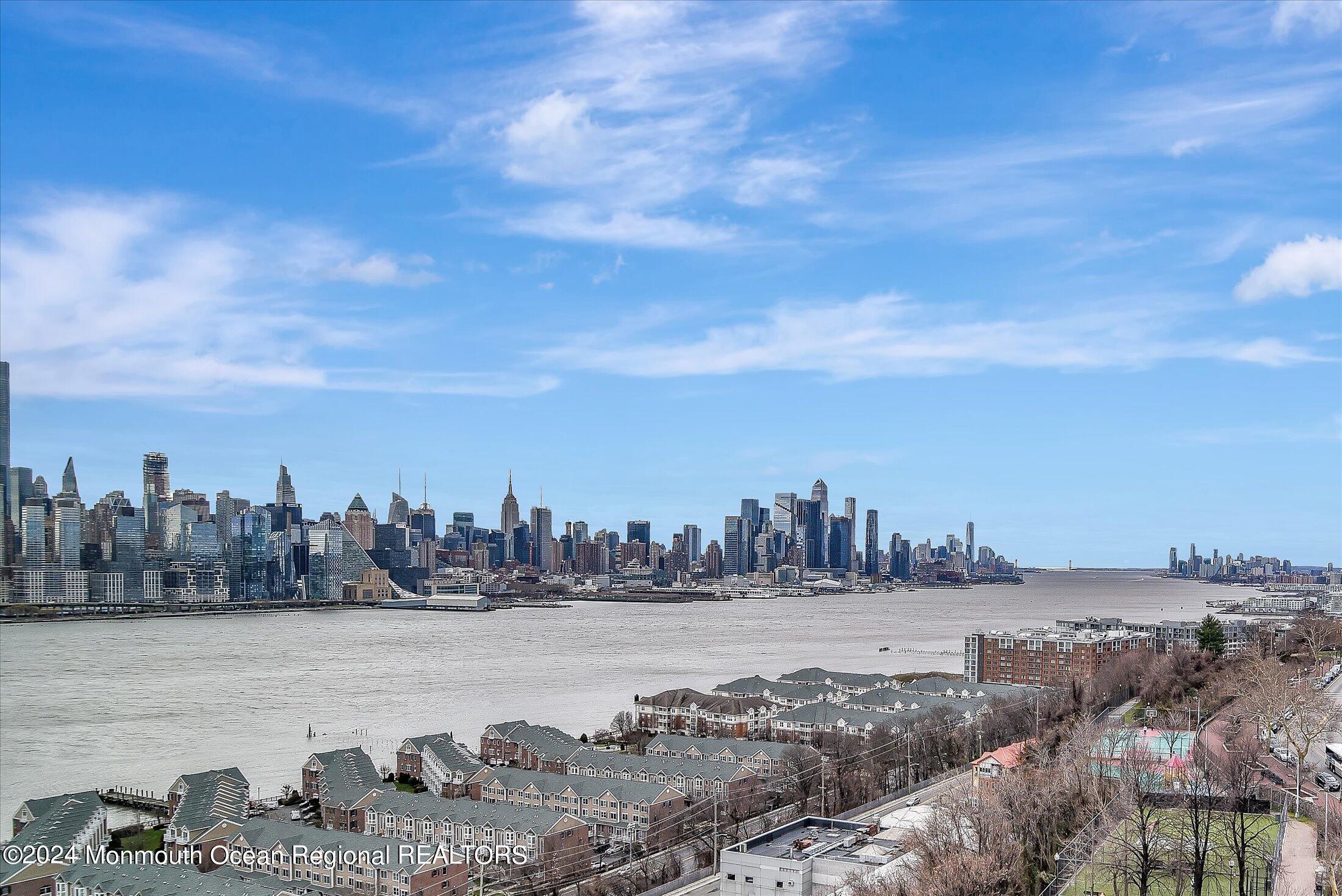 6515 E Boulevard, 9G