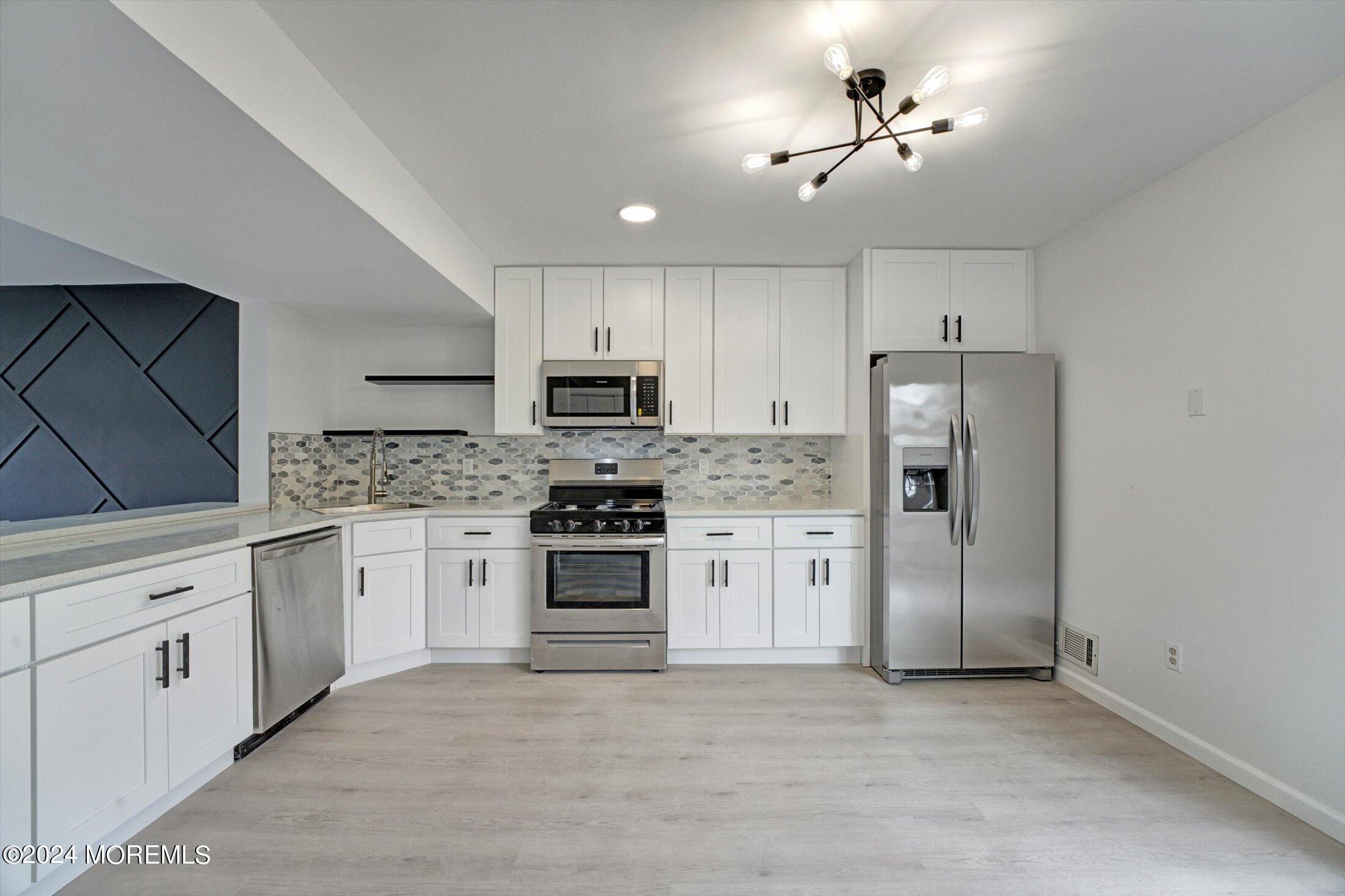 1032 Sawmill Road, 26
