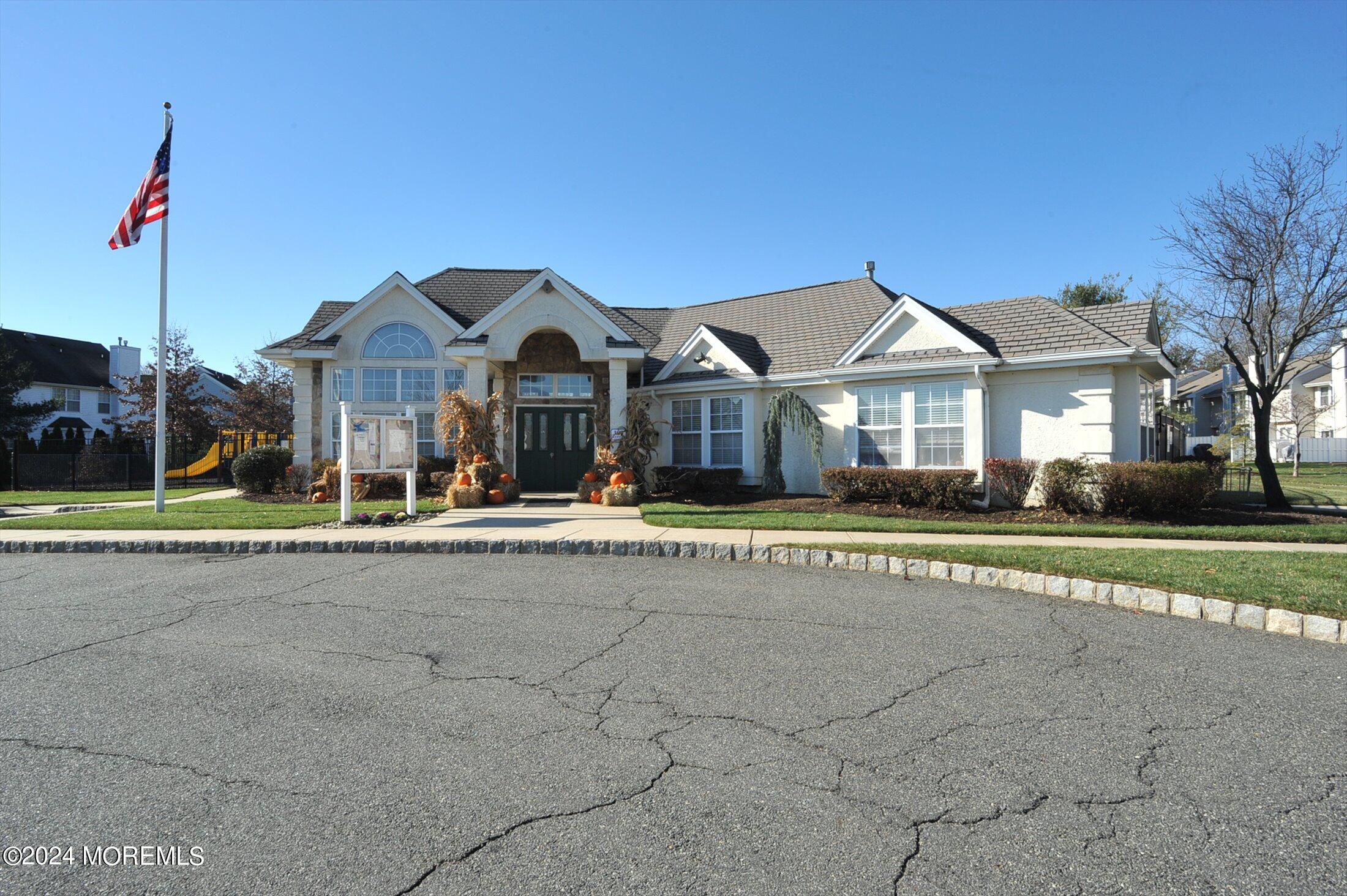 1703 Ridgeview Court, 1703