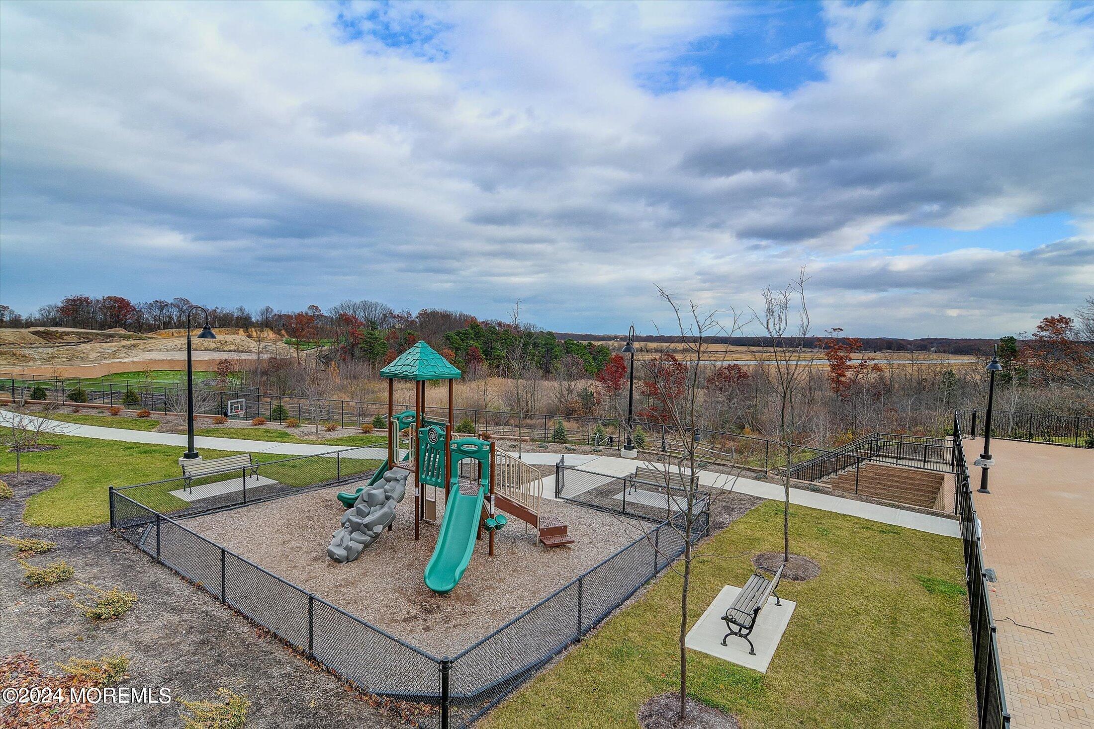 1703 Ridgeview Court, 1703