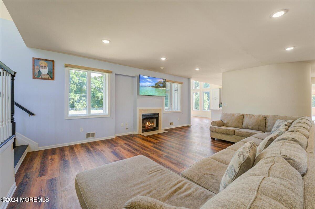 12 Shallow Brook Road