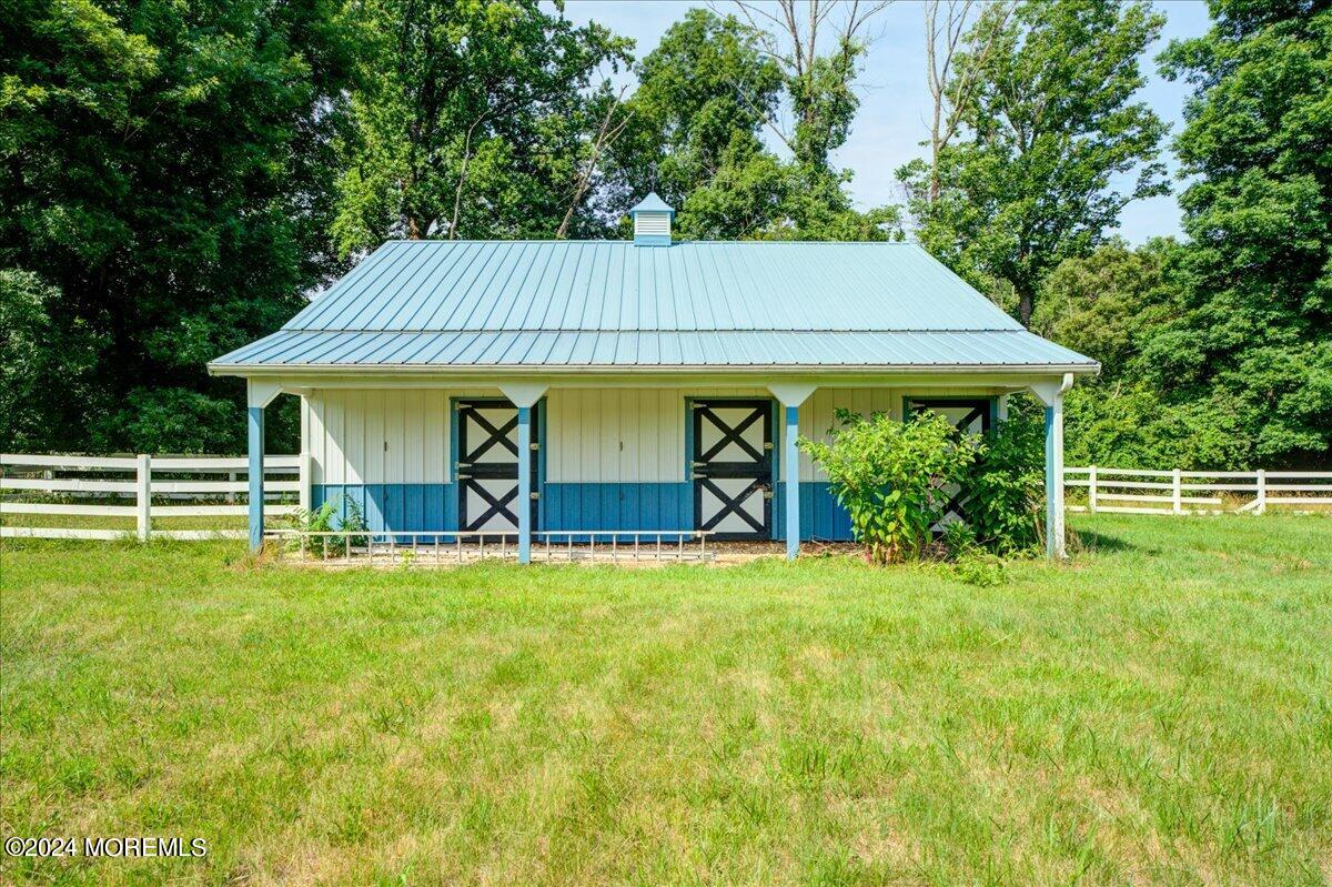 12 Shallow Brook Road