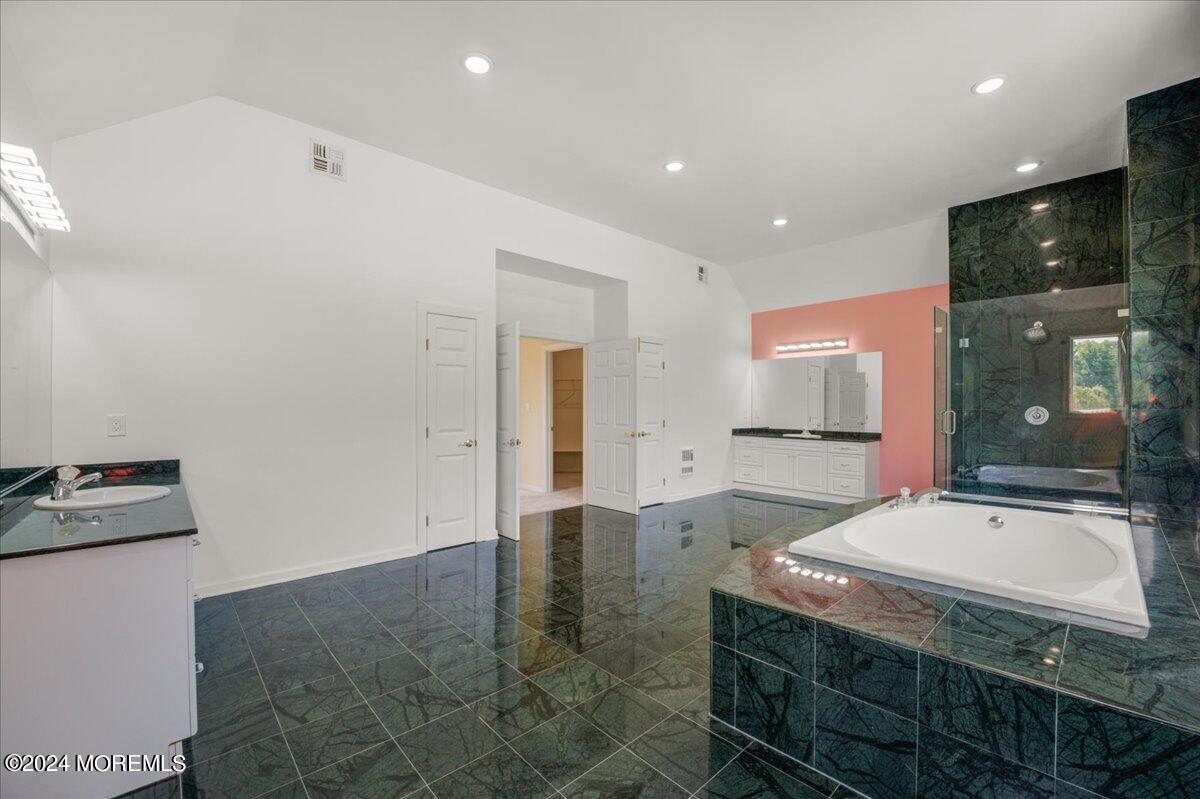 12 Shallow Brook Road