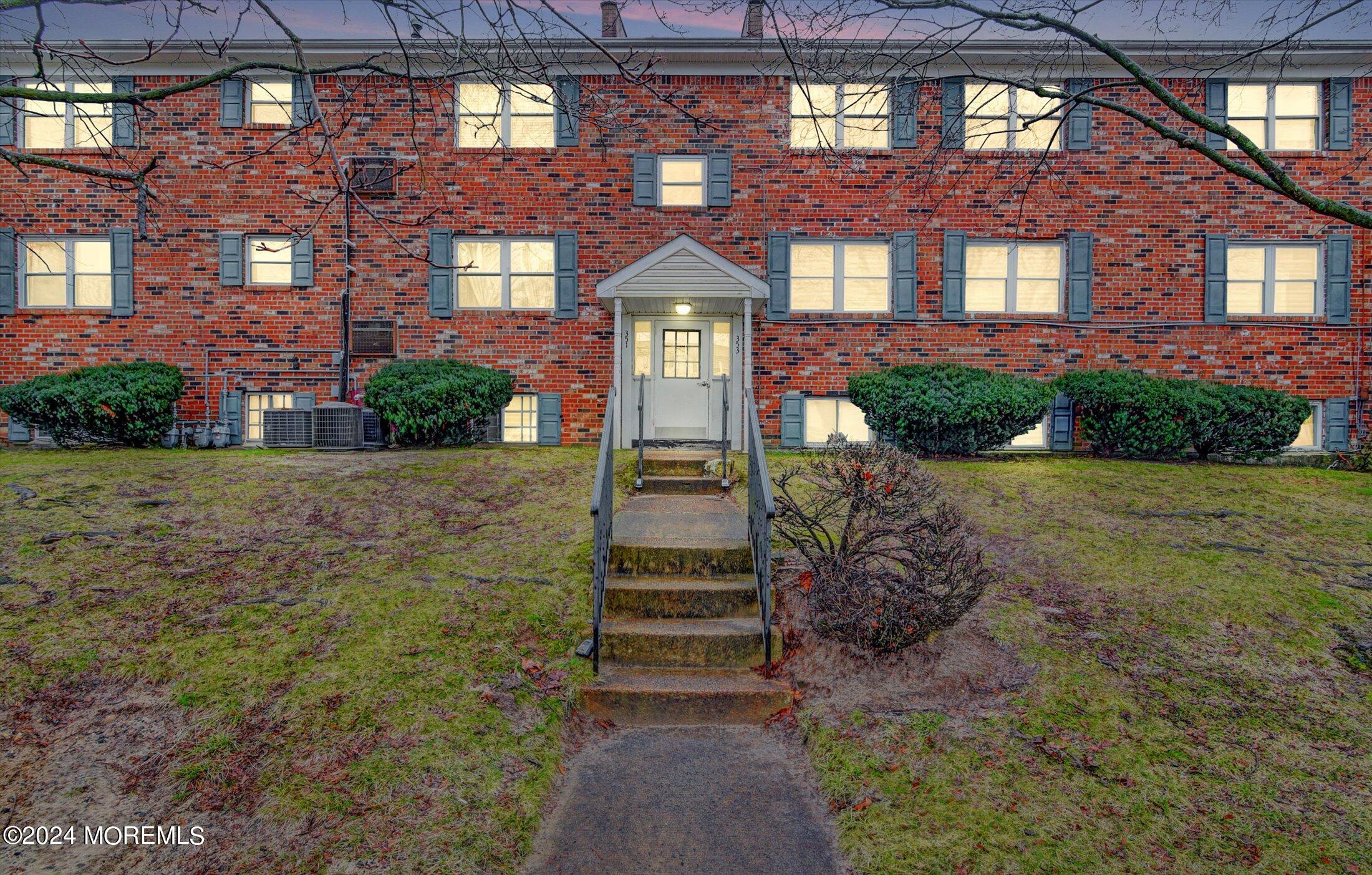 353 Sawmill Road, 41