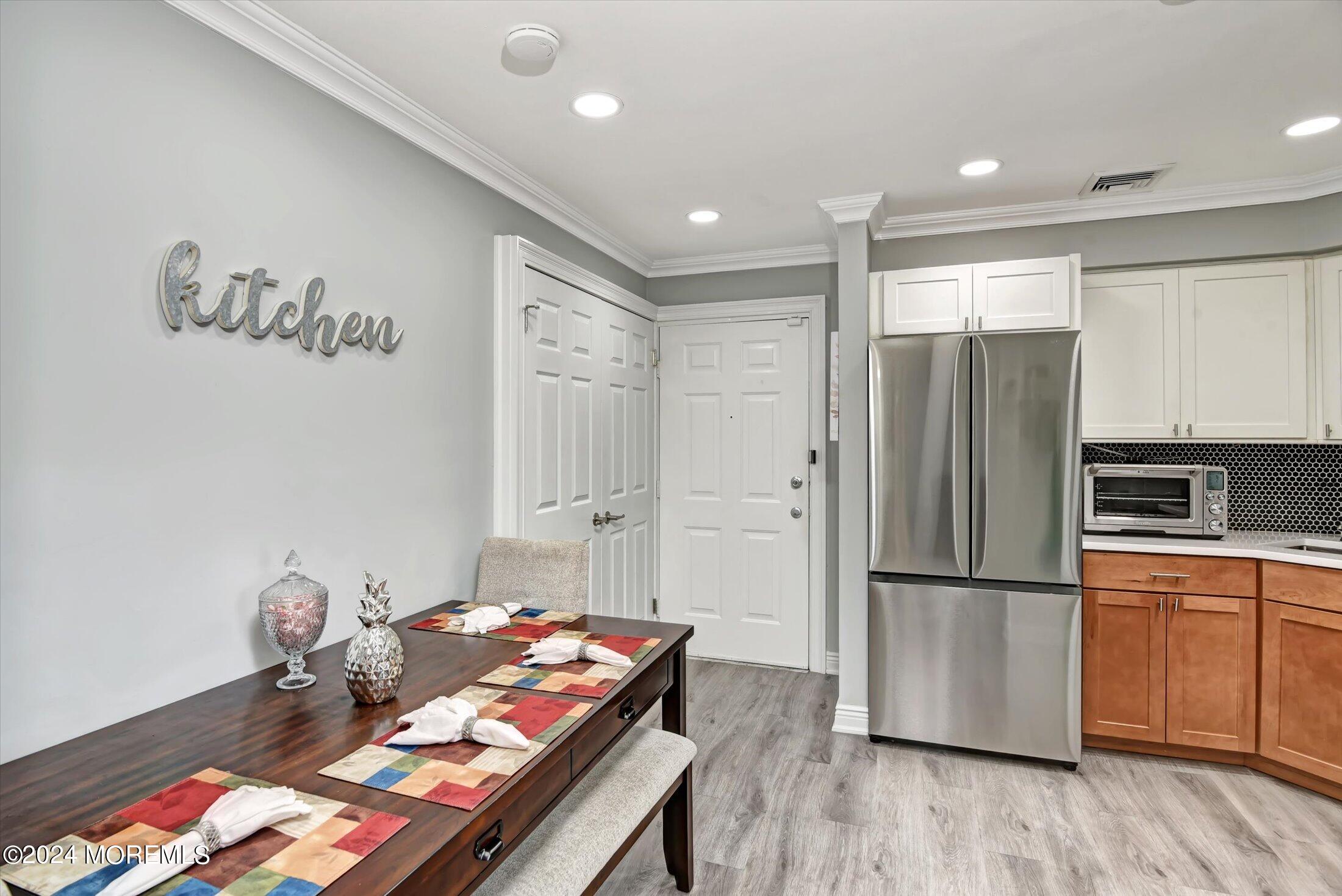 535-541 Bayway, 1B