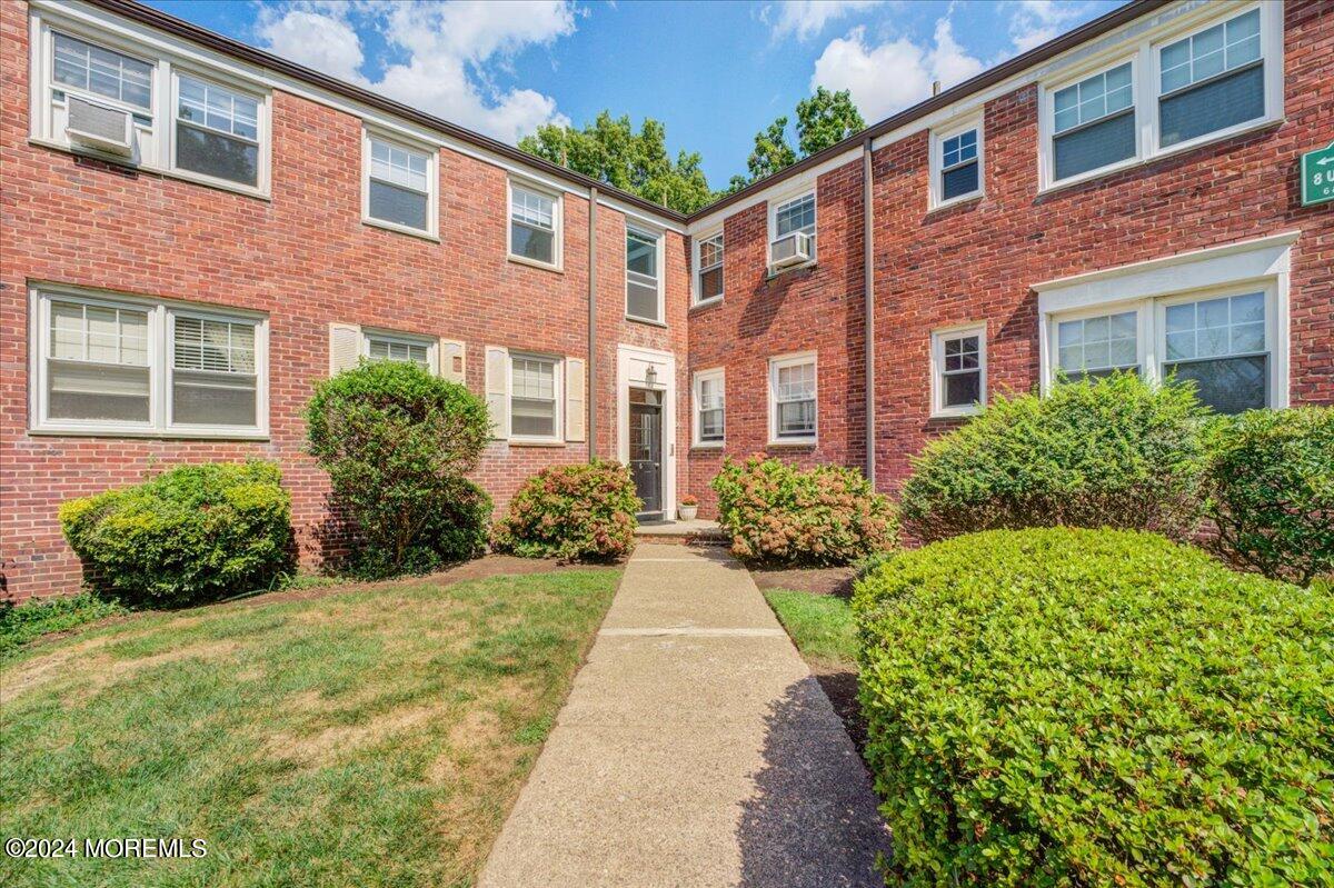 349 Bloomfield Avenue, 25