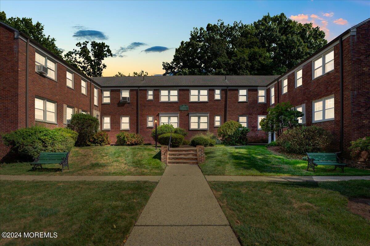 349 Bloomfield Avenue, 25