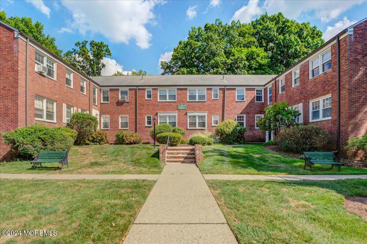 349 Bloomfield Avenue, 25