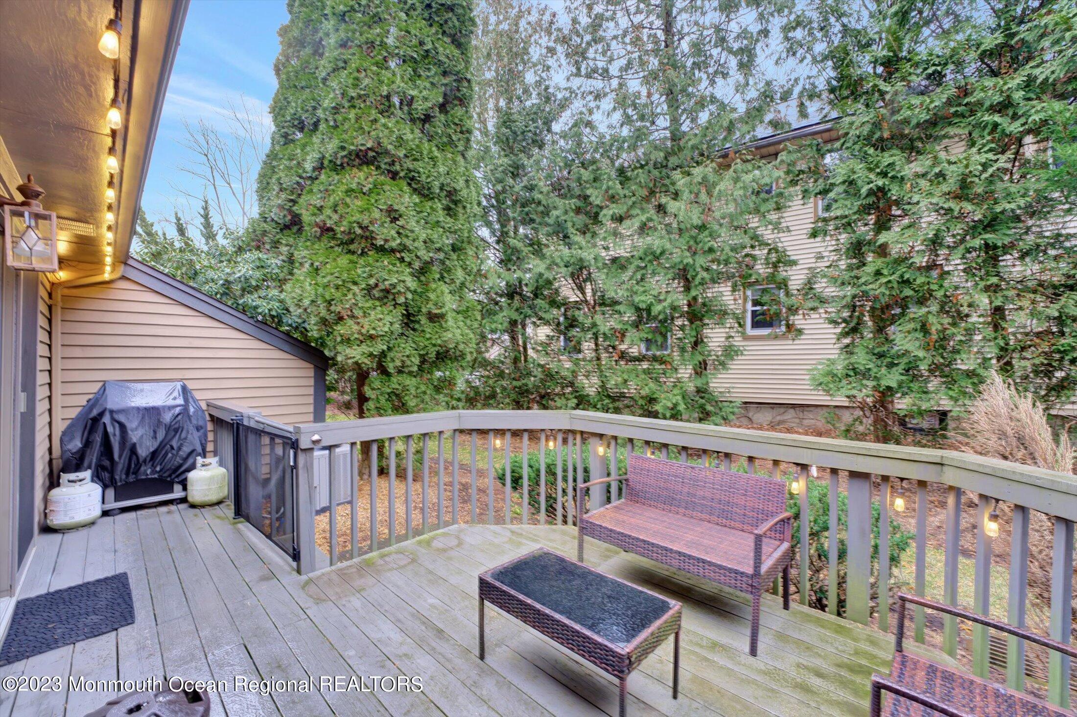 231 Grant Avenue, 17