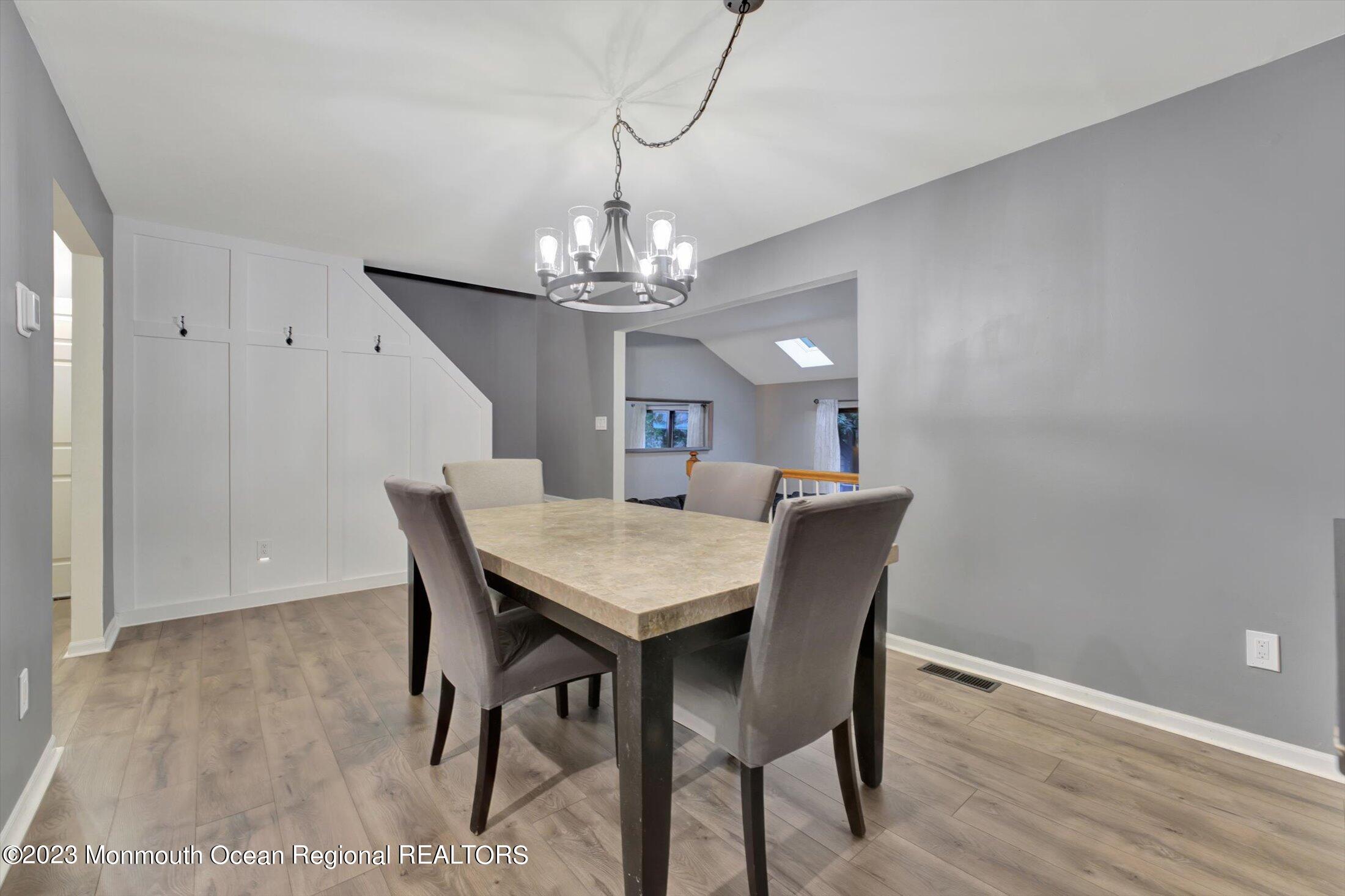 231 Grant Avenue, 17