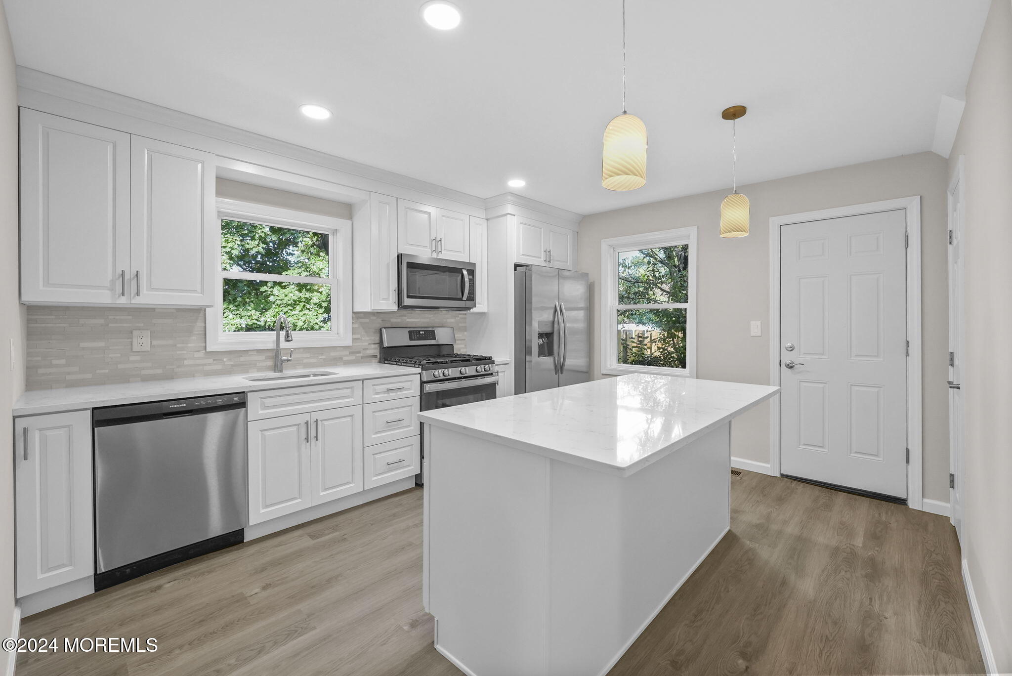 25 Sunset Place