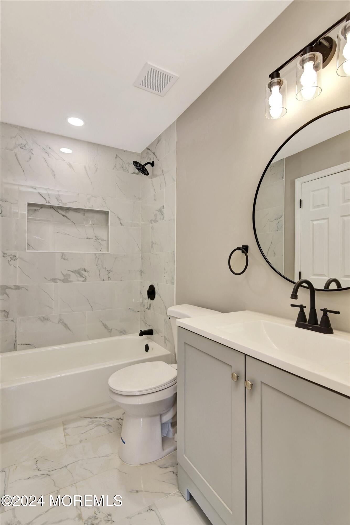 161 W Market Street, 1412