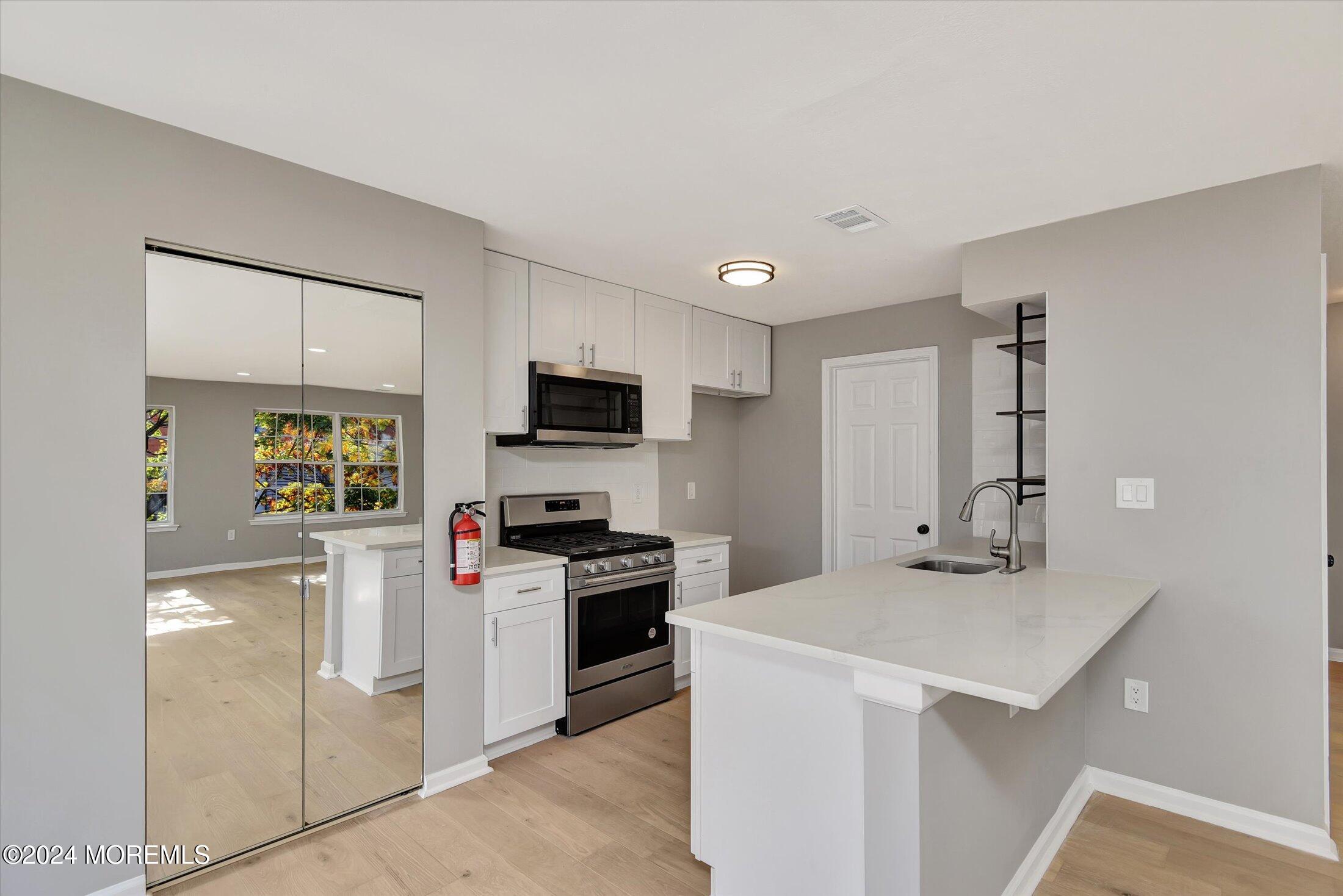 161 W Market Street, 1412