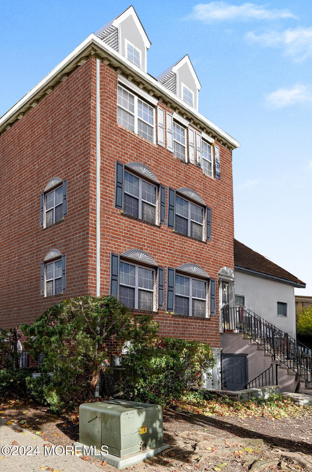 161 W Market Street, 1412