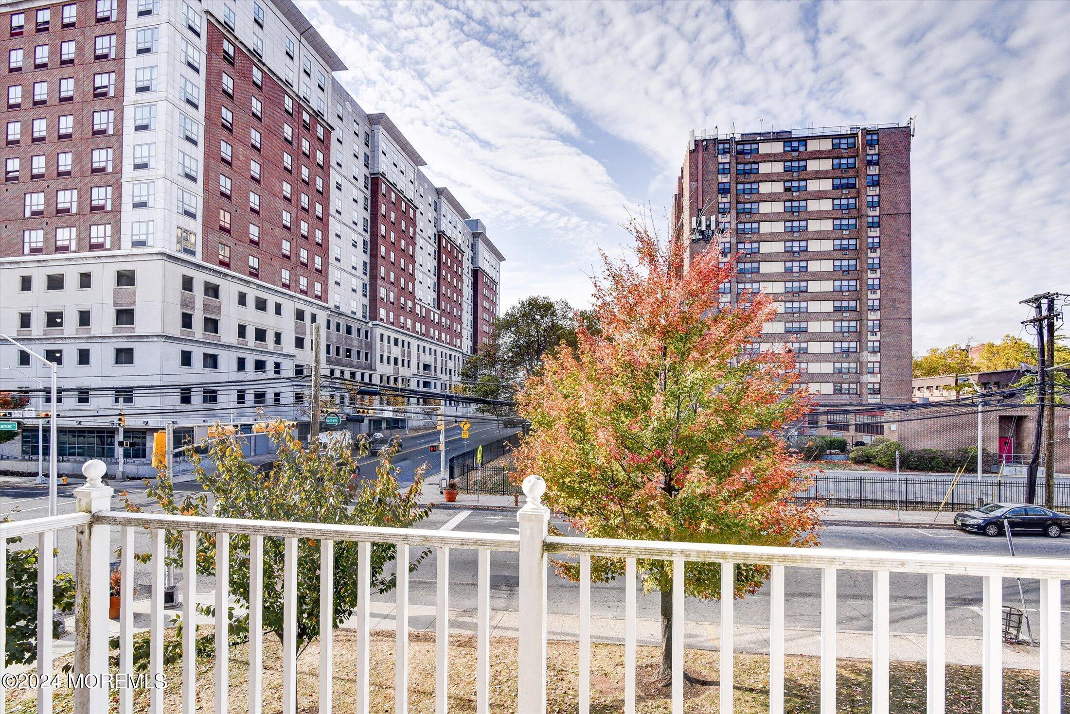 161 W Market Street, 1412
