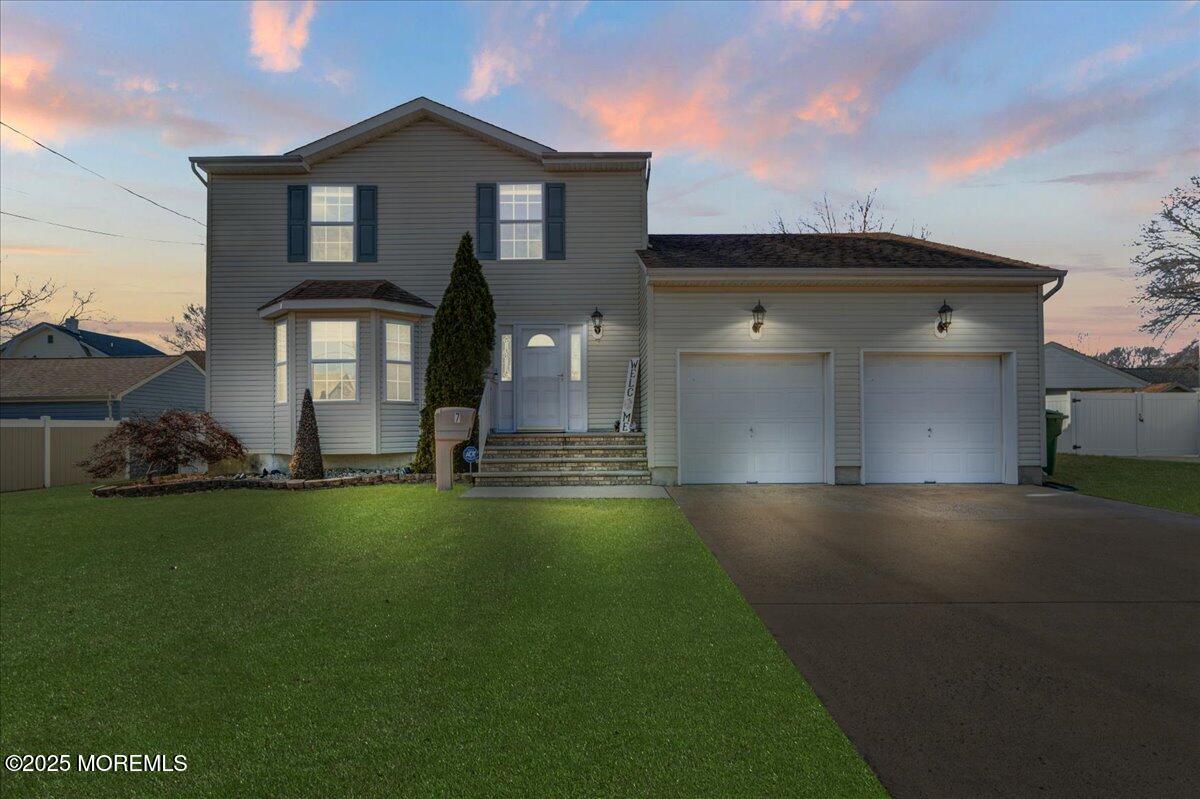 7 Harding Avenue