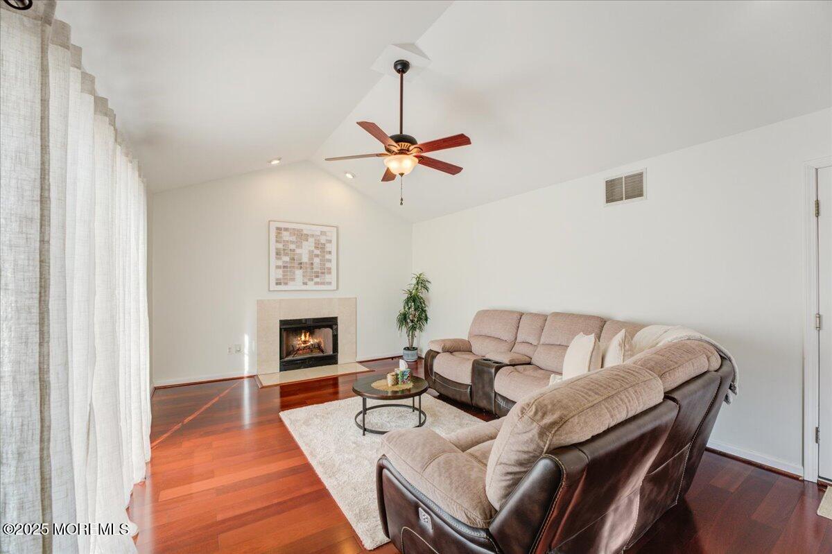 7 Harding Avenue