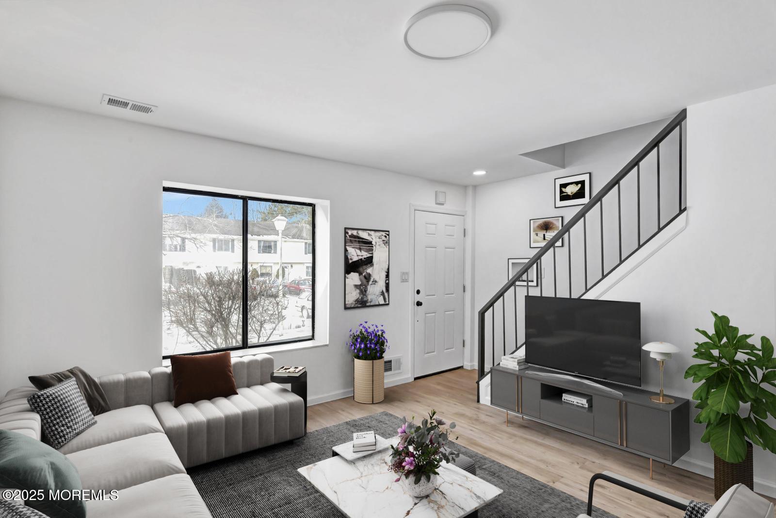 81 Sawmill Road, 573