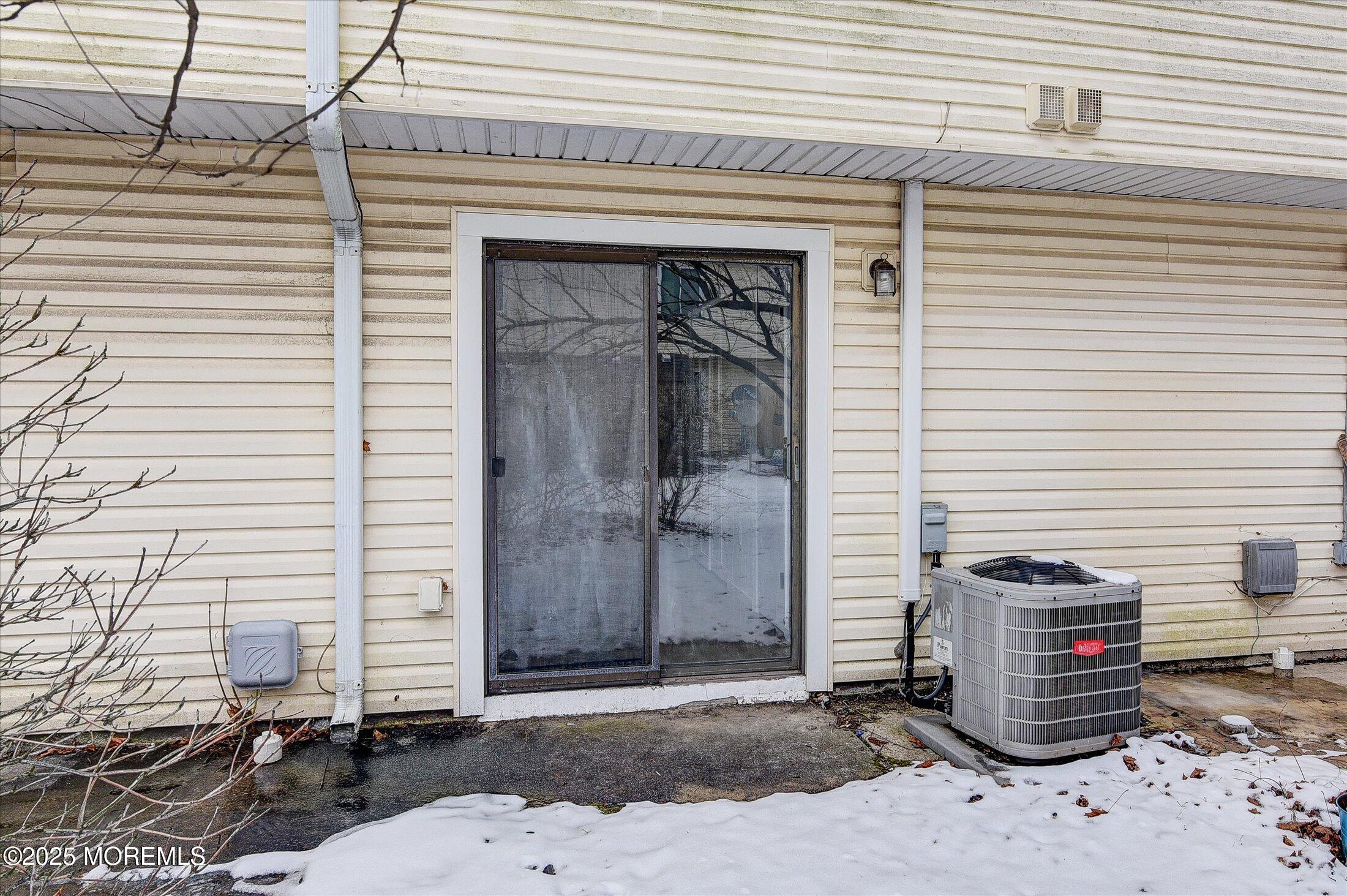 81 Sawmill Road, 573