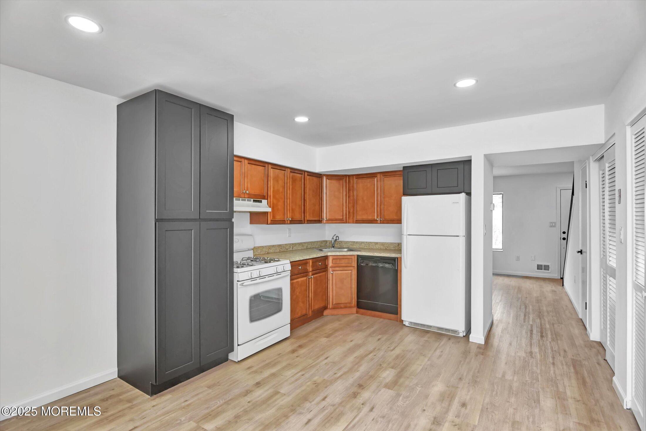 81 Sawmill Road, 573