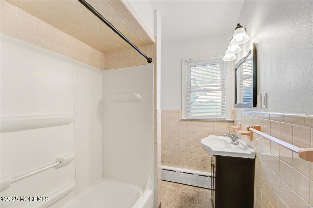 1 Gaston Avenue 2nd FLOOR