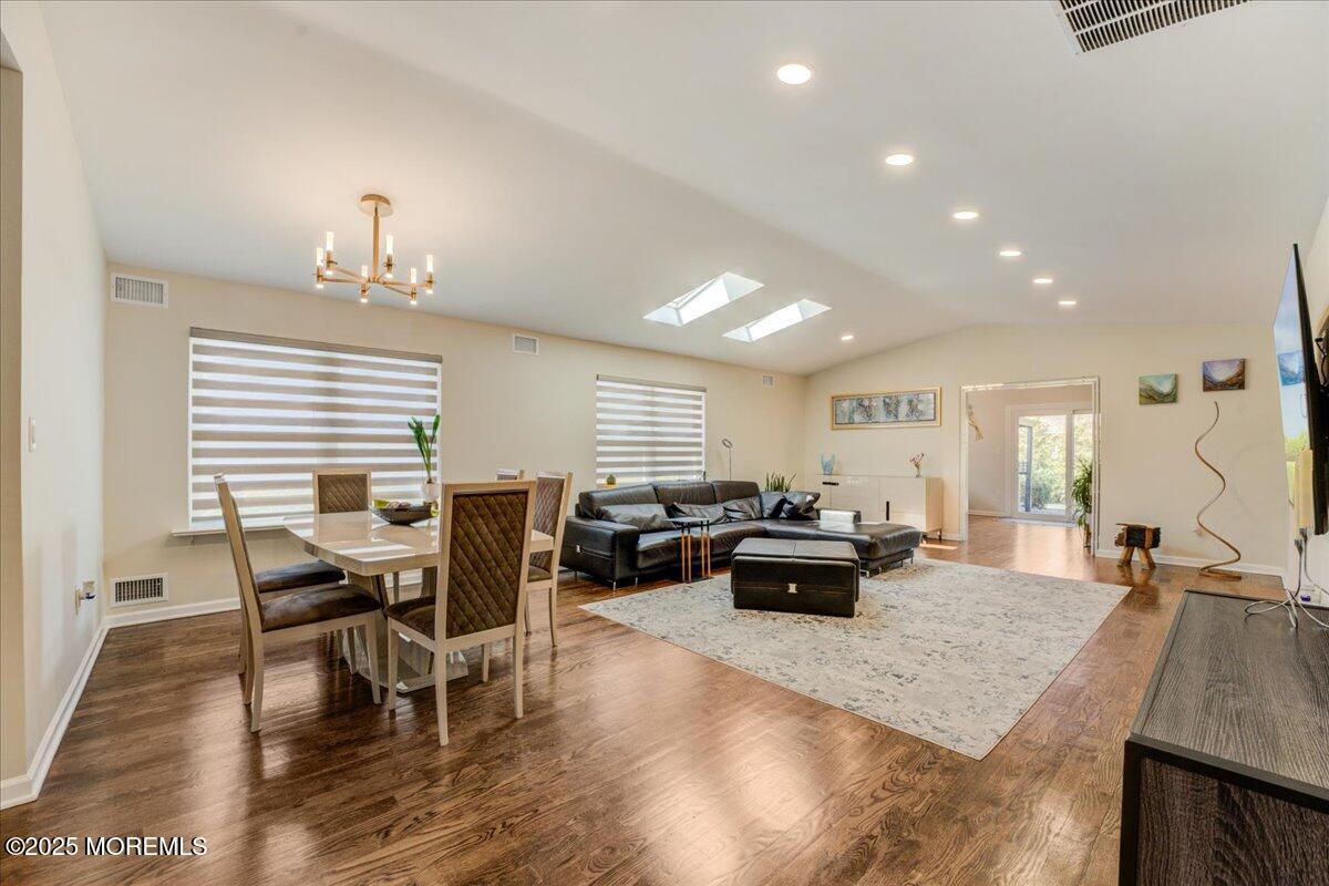 11 Hansom Lane