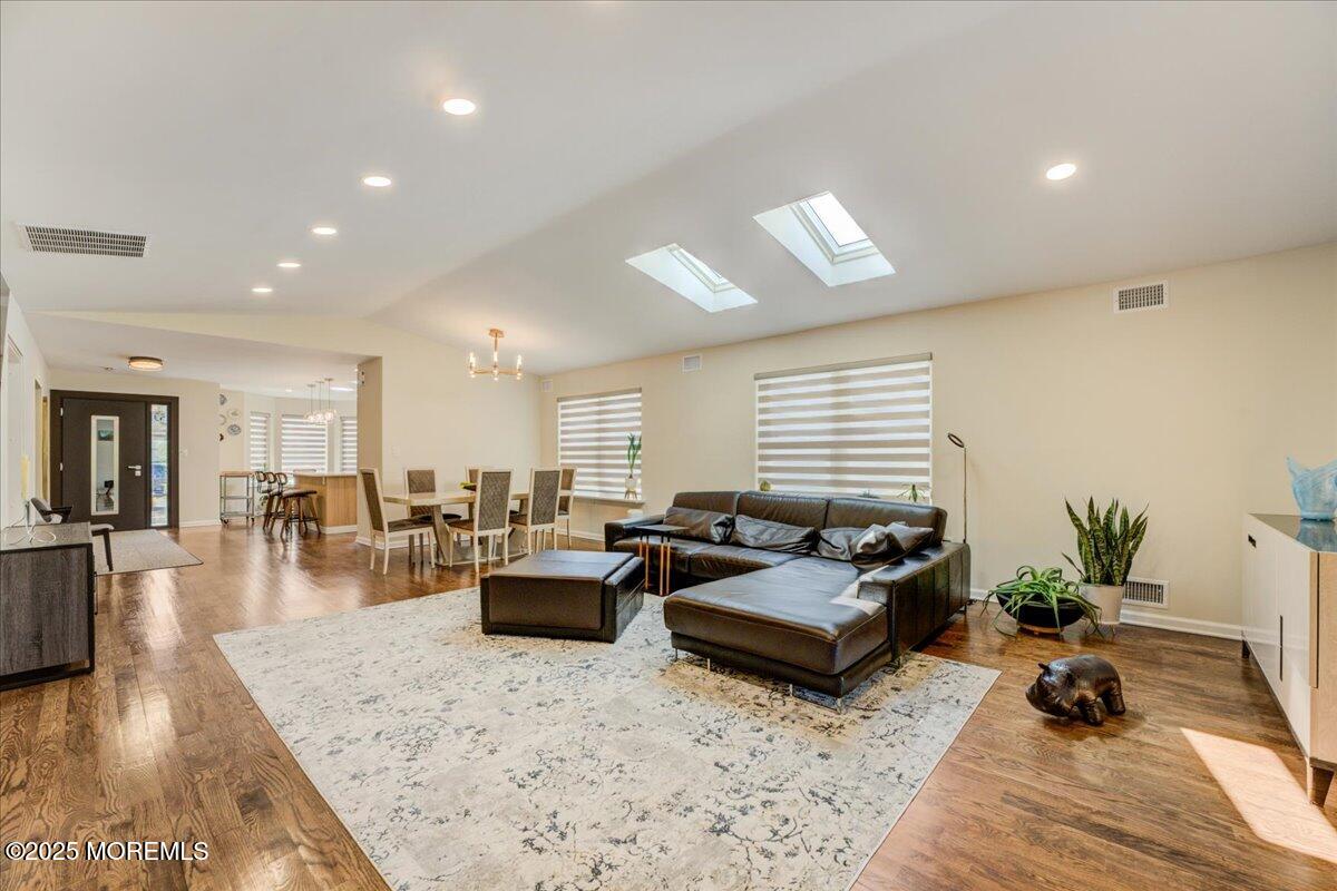 11 Hansom Lane