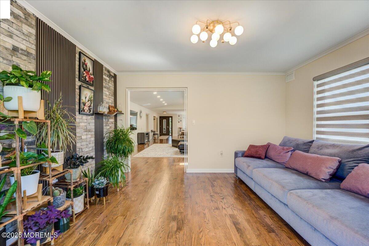 11 Hansom Lane