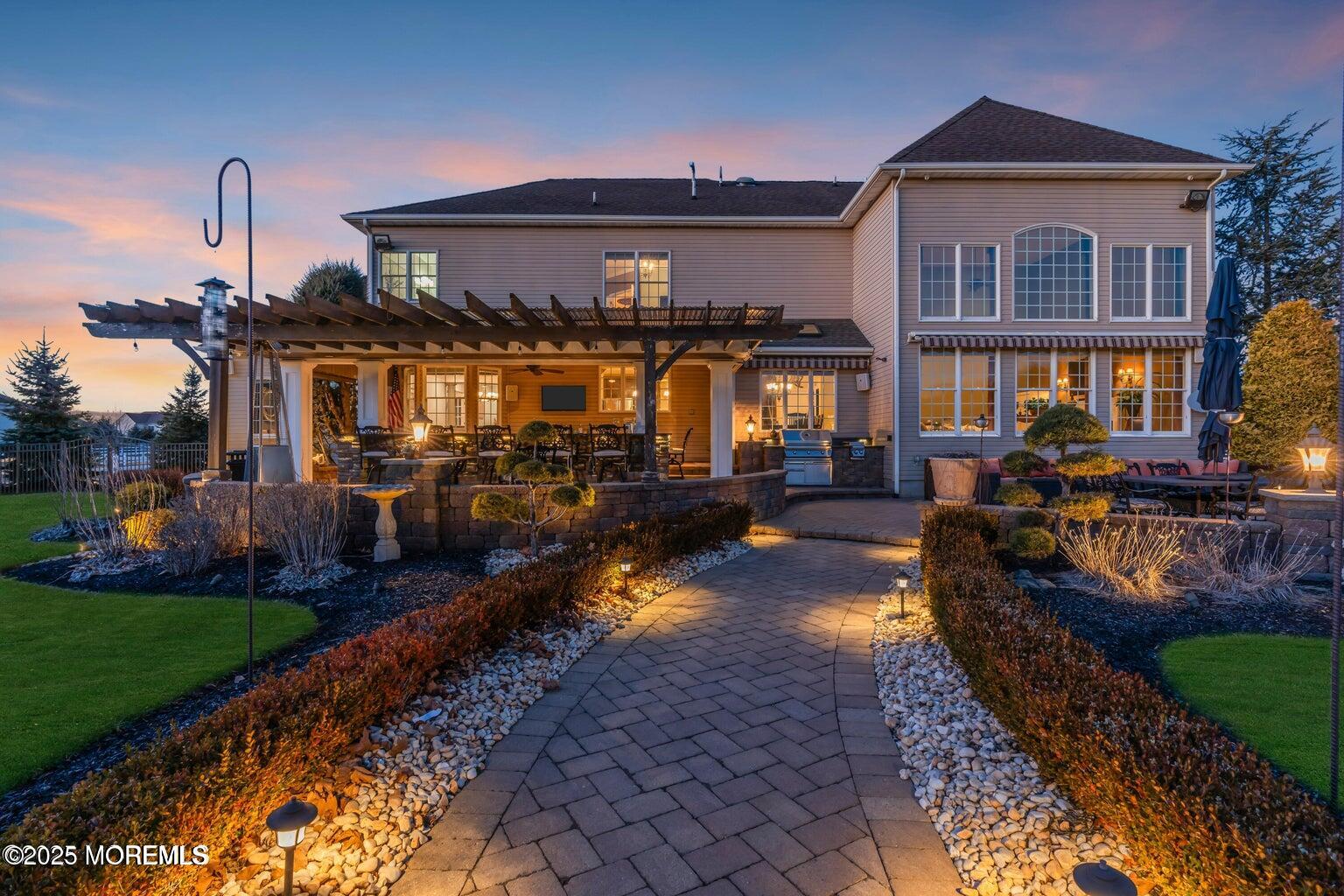 12 Courtney Court
